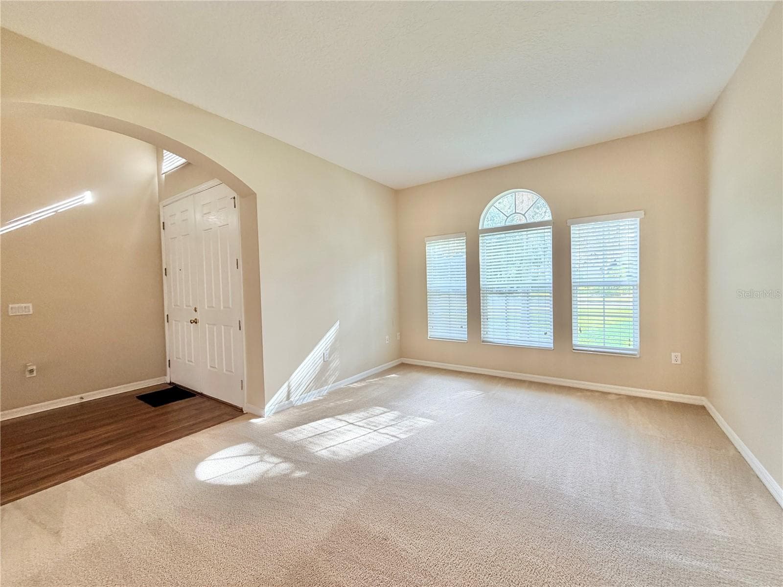 Entry and formal living room - 4410 PINE GOLD AVE, APOPKA