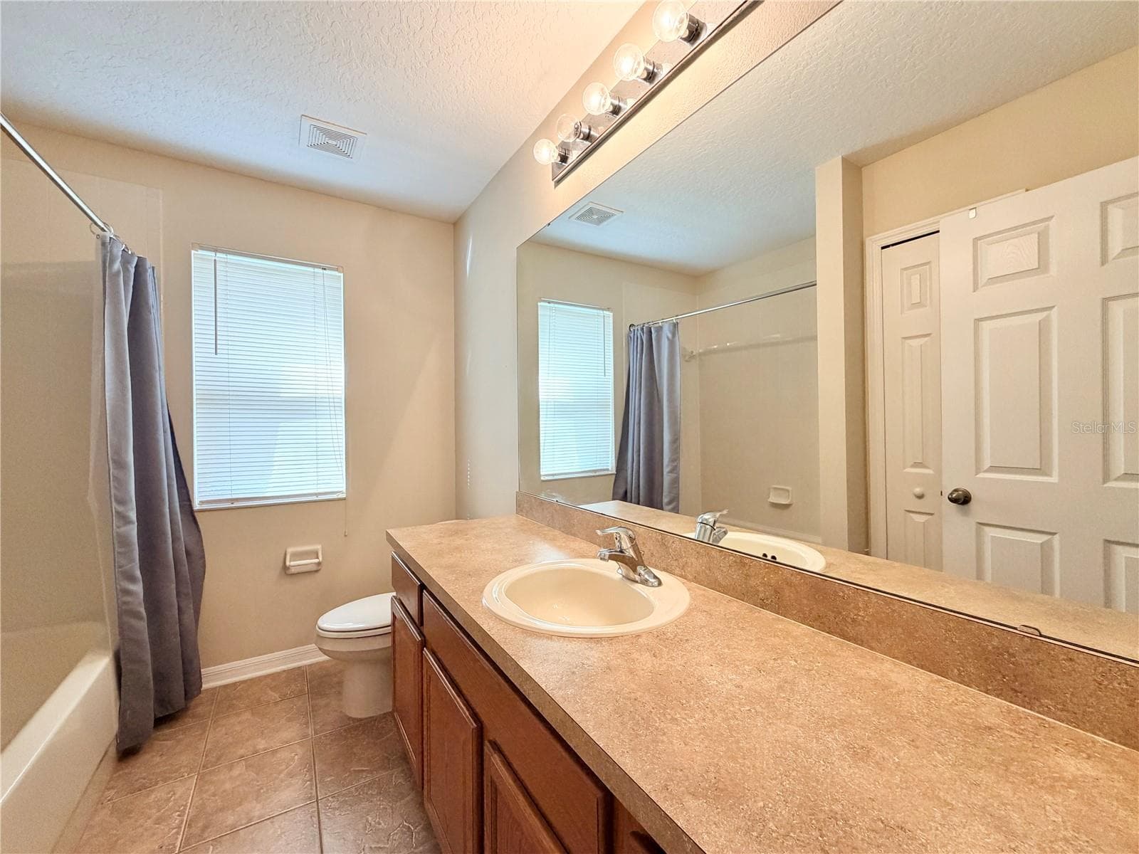 3rd bathroom - 4410 PINE GOLD AVE, APOPKA