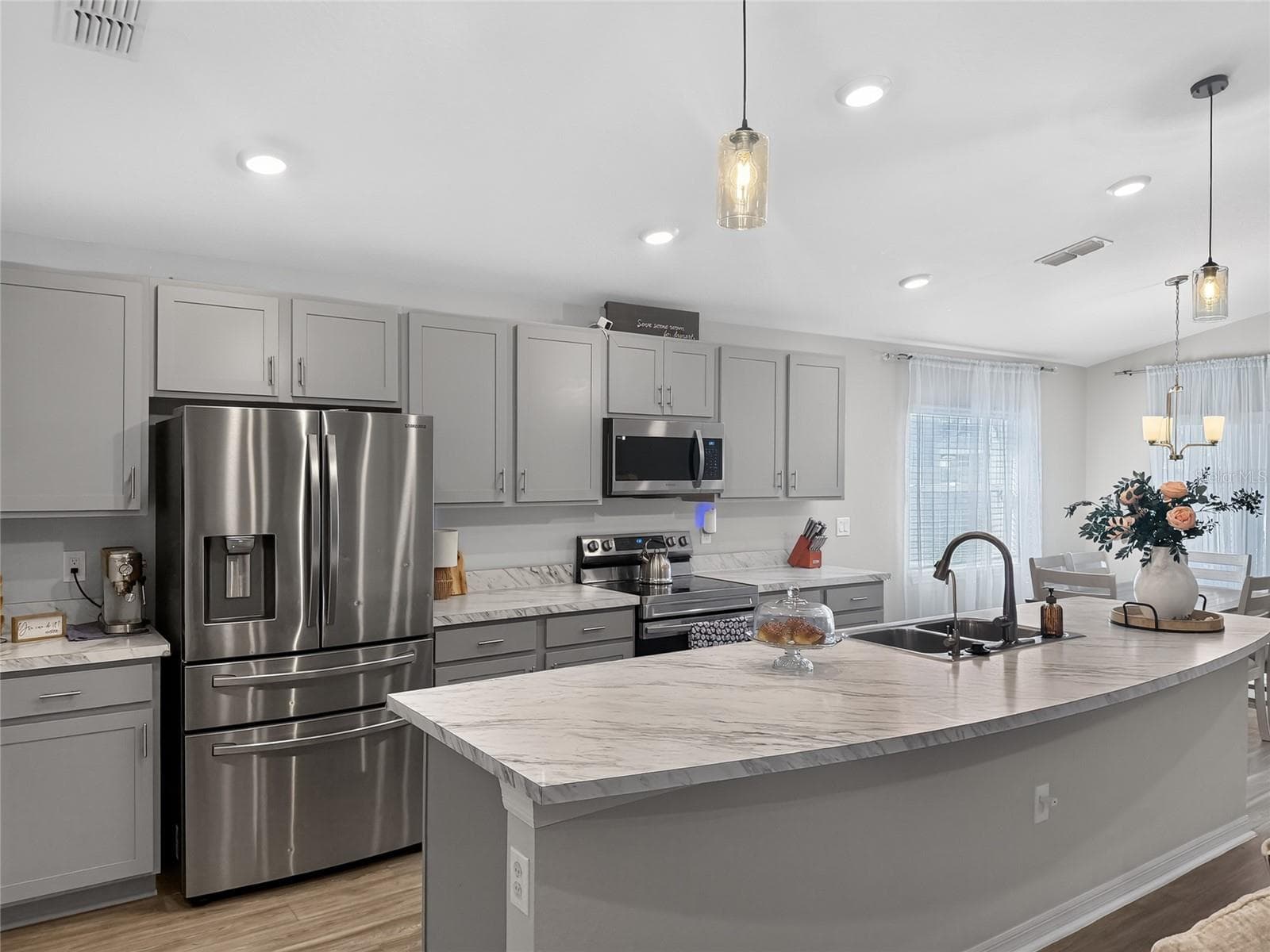 Single Family Residence at 1244 MEZZAVALLE WAY, AUBURNDALE, photo 7 of 41