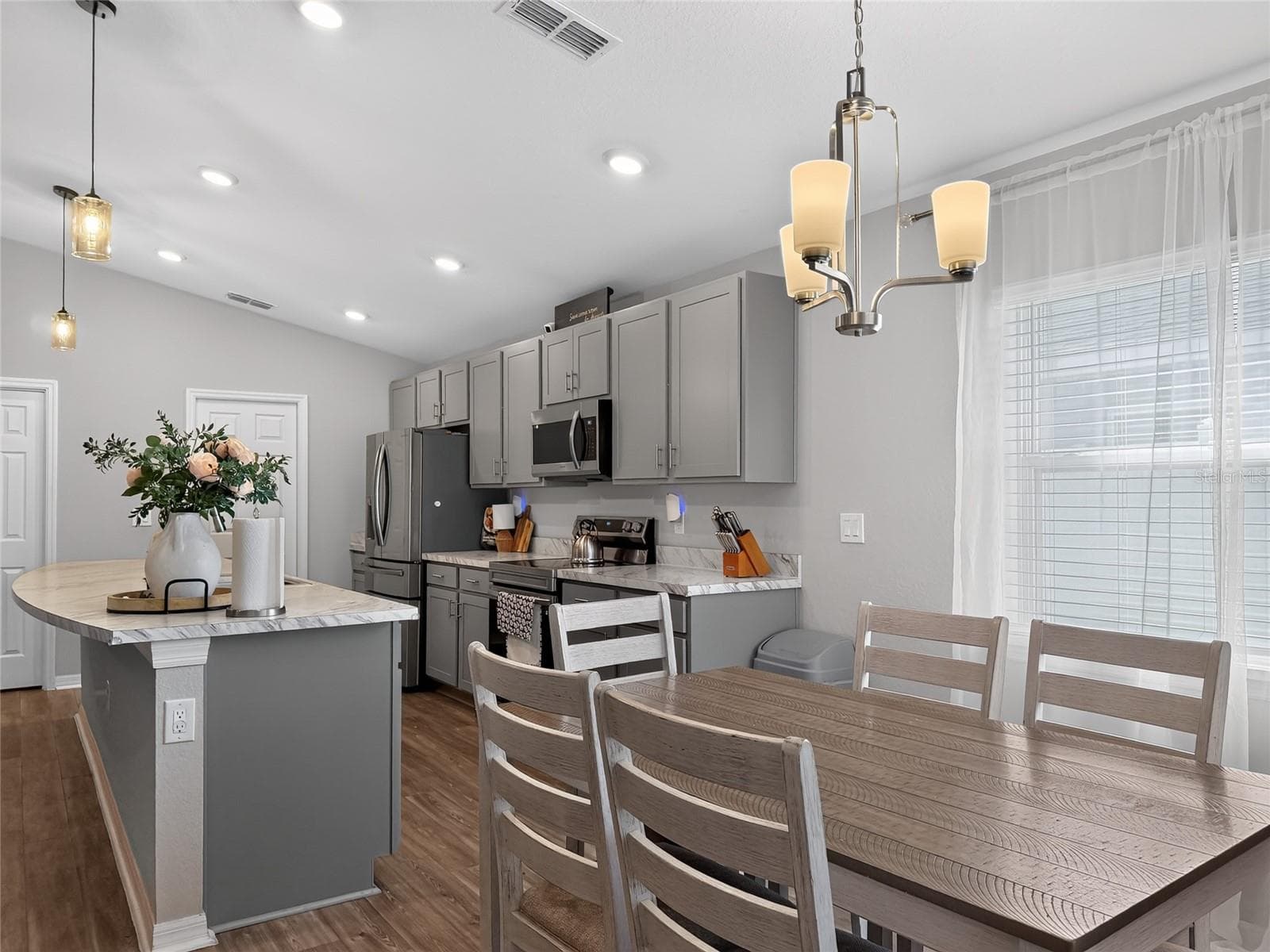 Single Family Residence at 1244 MEZZAVALLE WAY, AUBURNDALE, photo 13 of 41