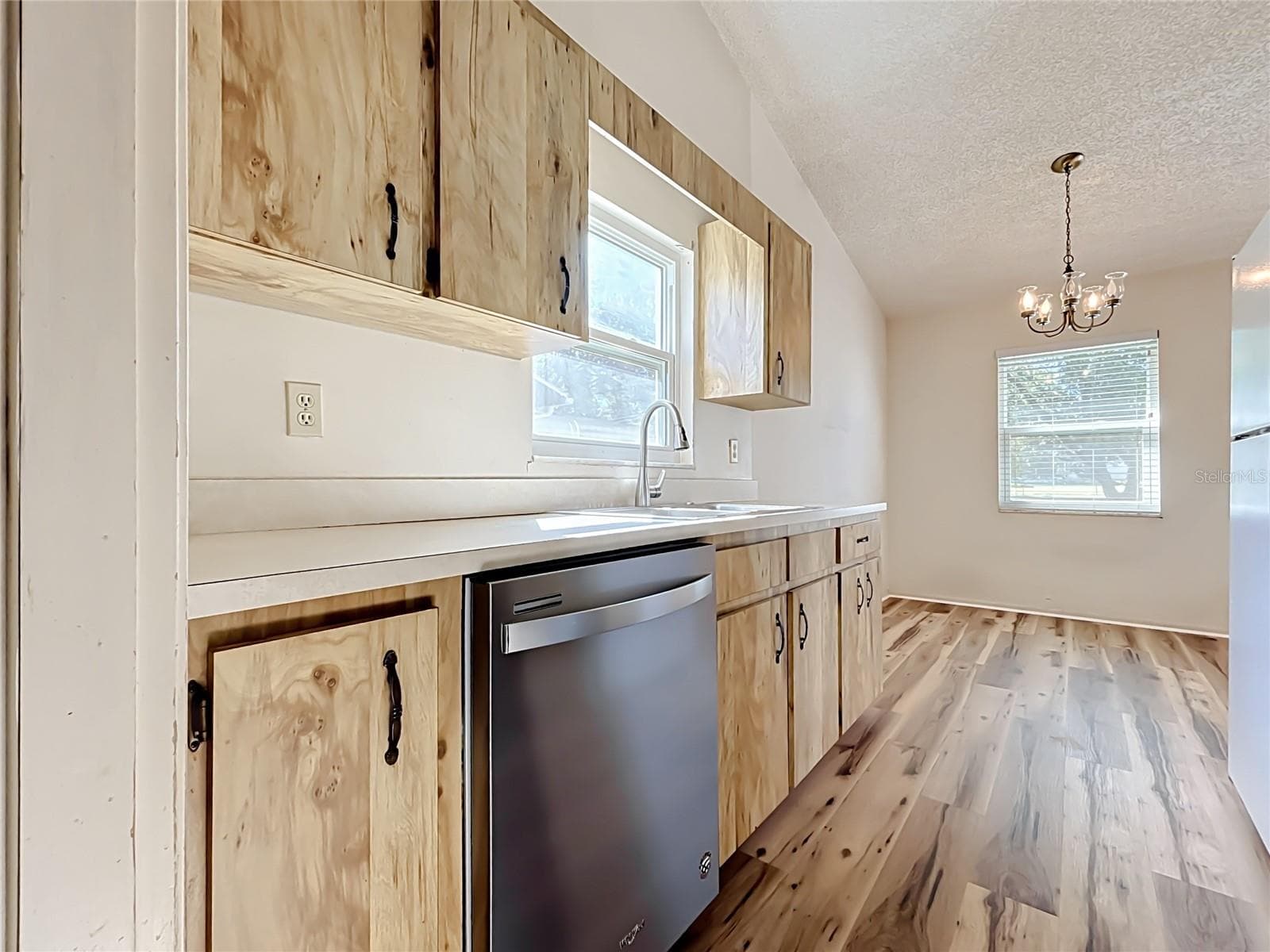 Kitchen - 3749 FEATHER DR, LAKELAND