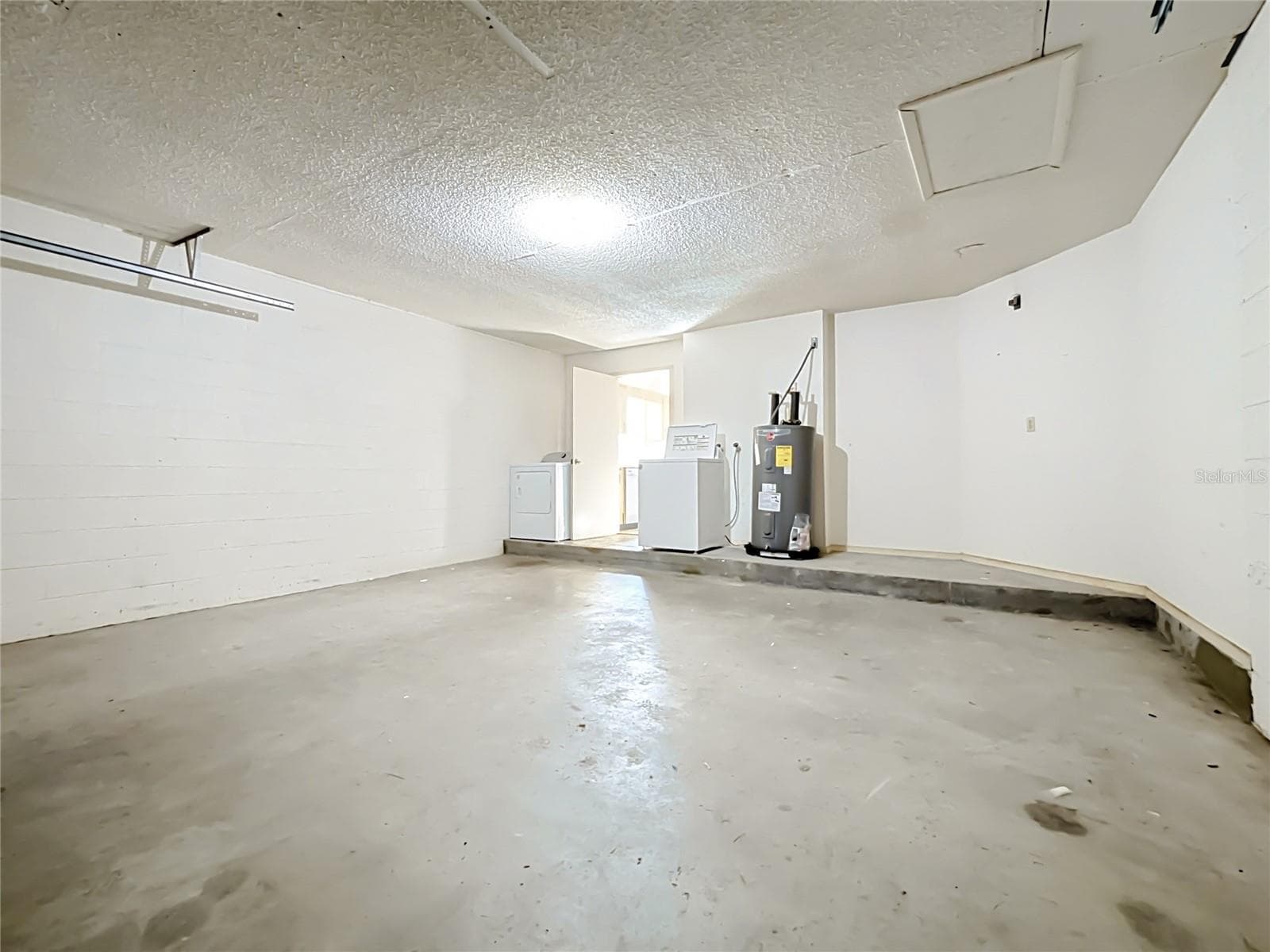 Garage - 3749 FEATHER DR, LAKELAND
