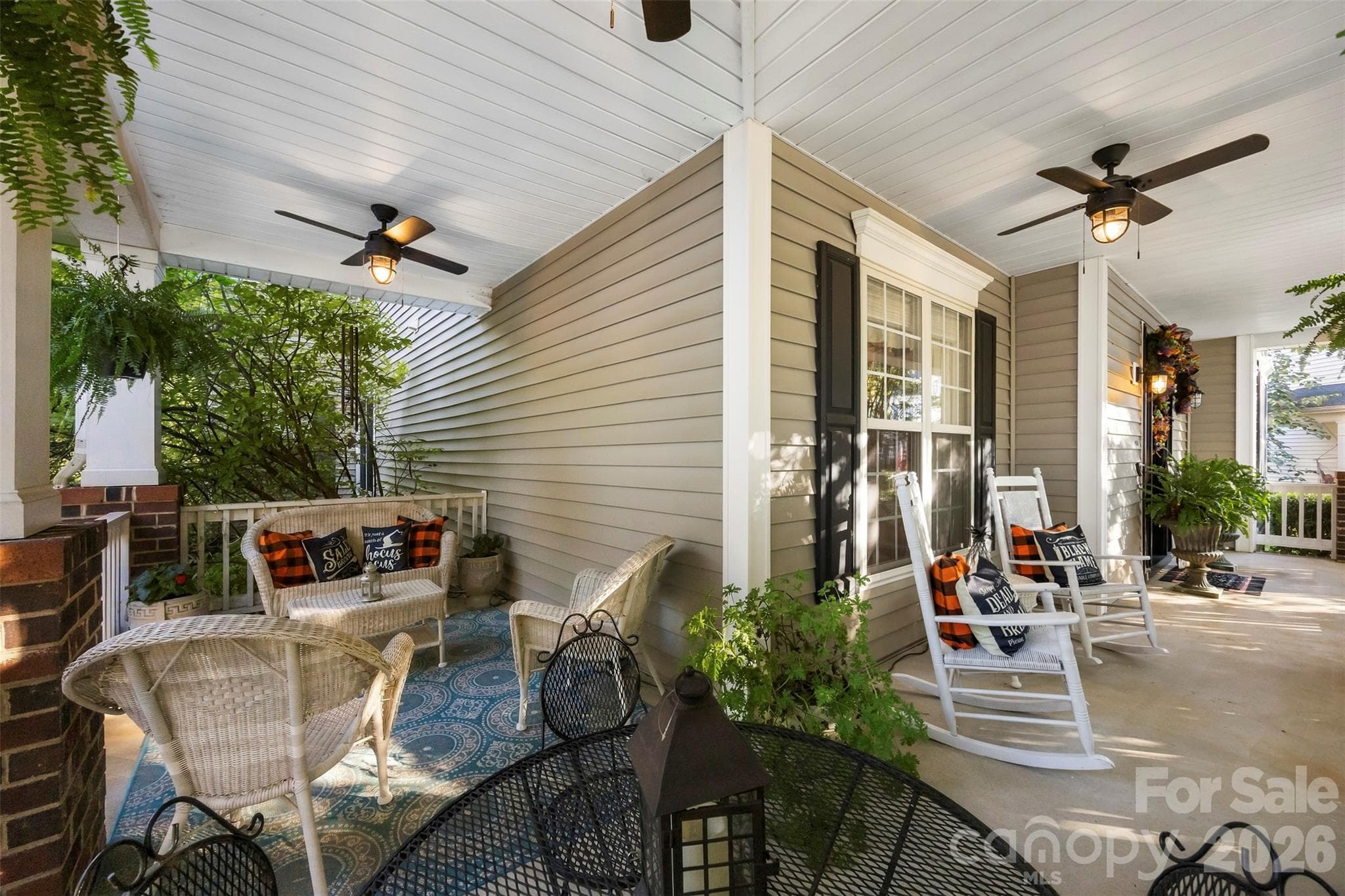 Single Family Residence at 10639 Quarrier Drive, Cornelius, photo 4 of 48