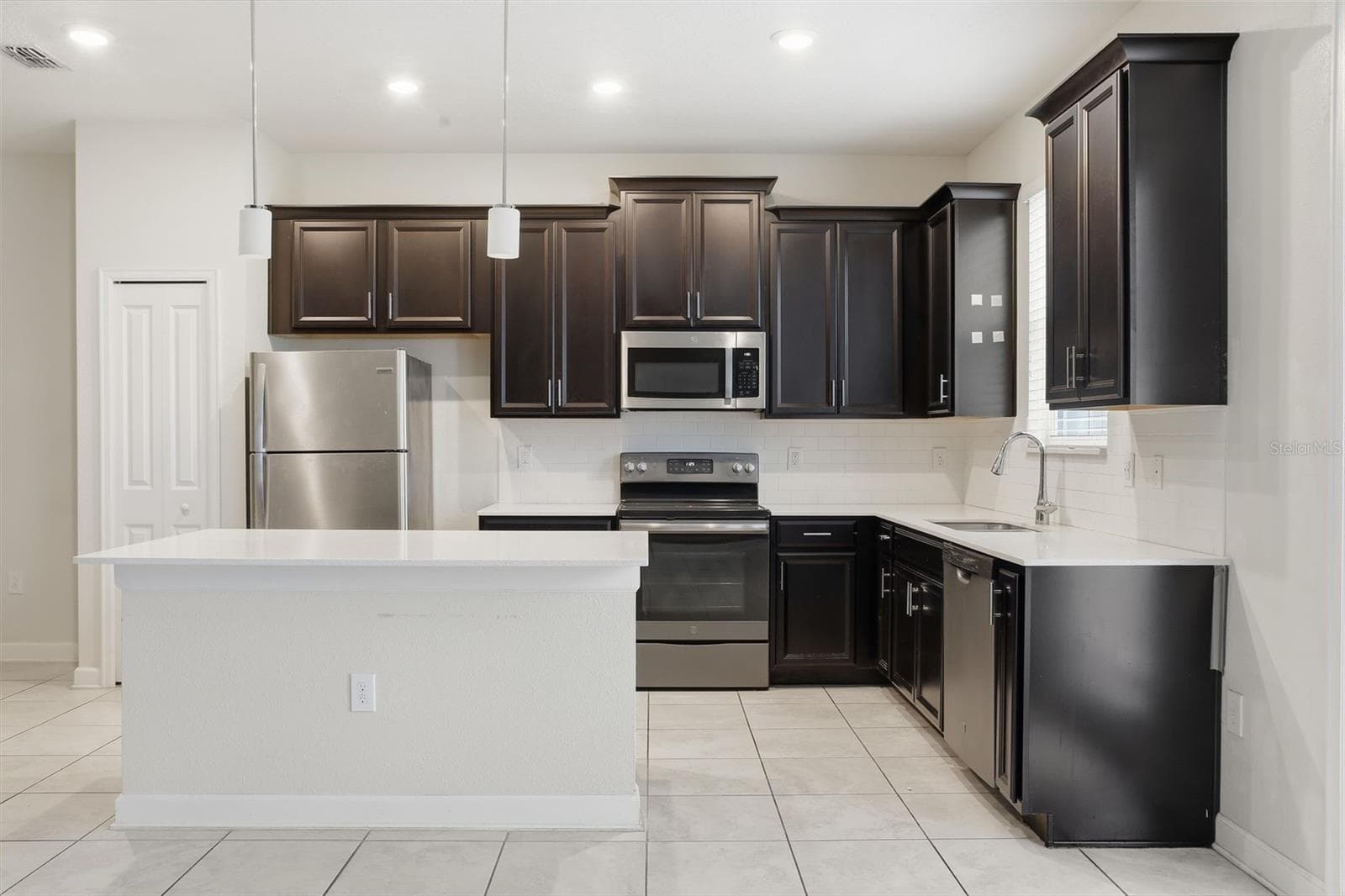 Townhouse at 4767 TRIBUTE TRL, KISSIMMEE, photo 4 of 23