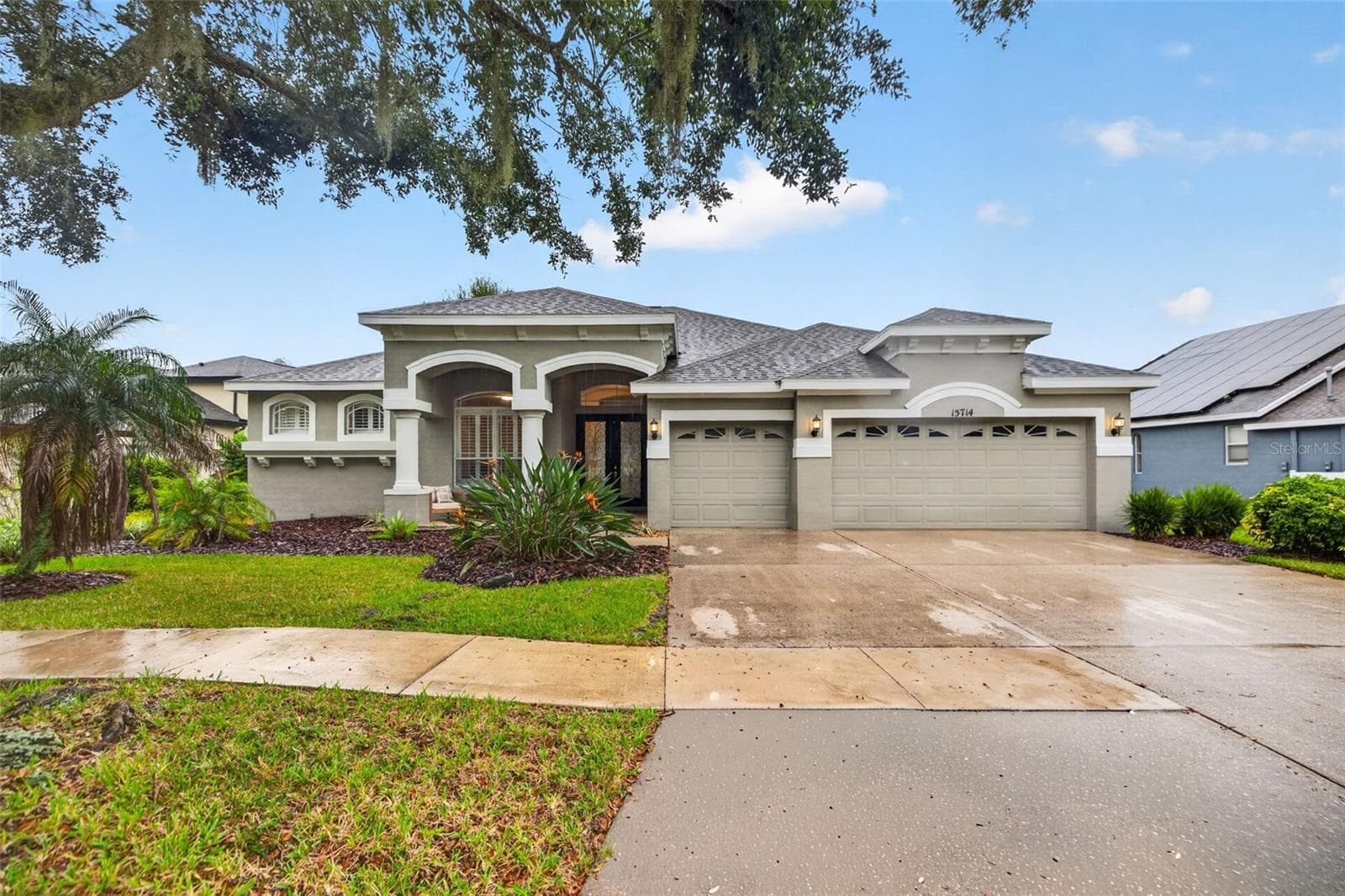 Single Family Residence at 15714 IBISRIDGE DR, LITHIA, photo 2 of 59