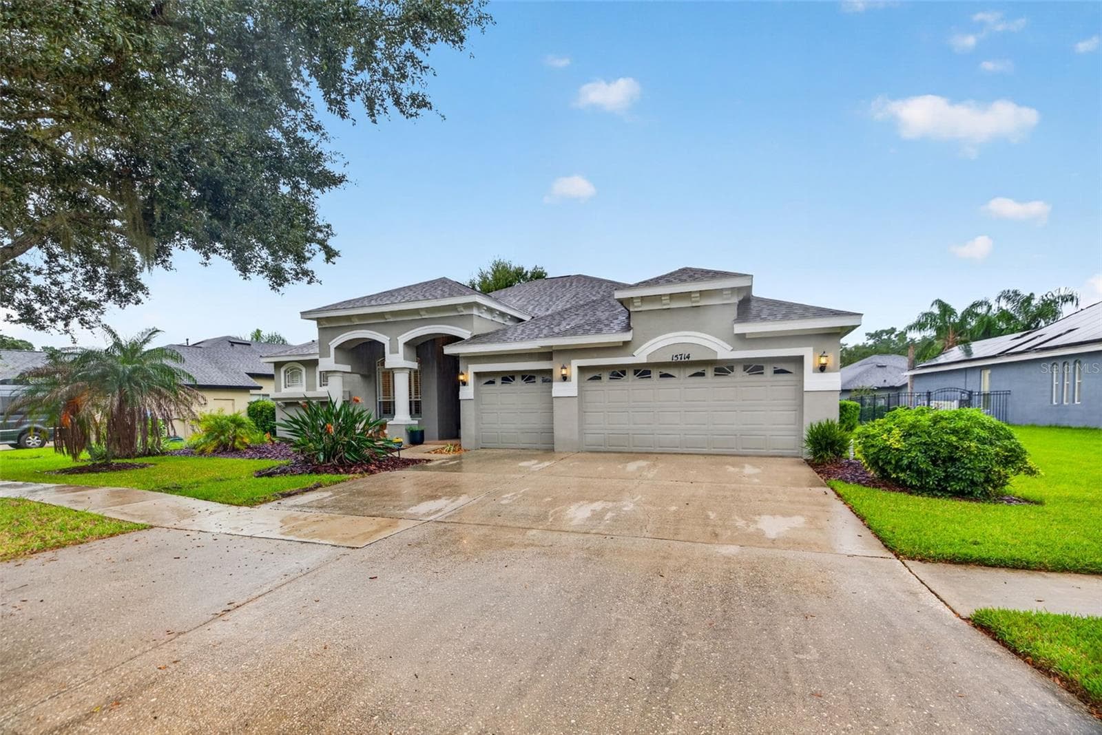 Single Family Residence at 15714 IBISRIDGE DR, LITHIA, photo 3 of 59
