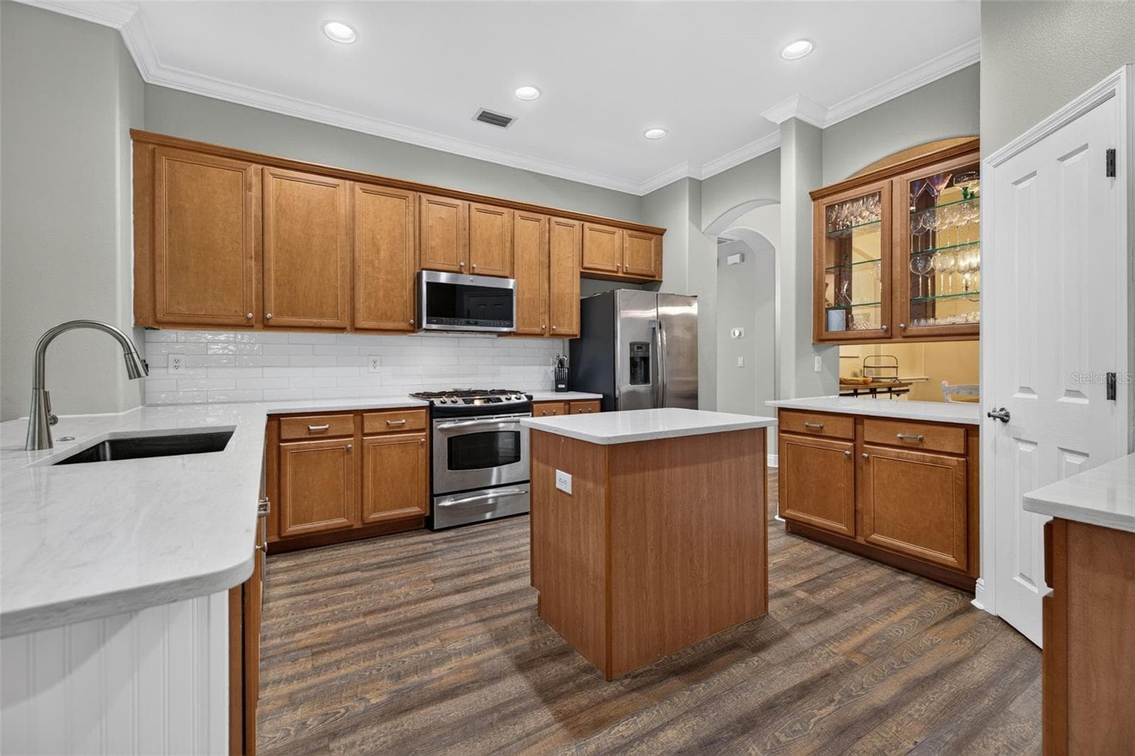 Single Family Residence at 15714 IBISRIDGE DR, LITHIA, photo 10 of 59