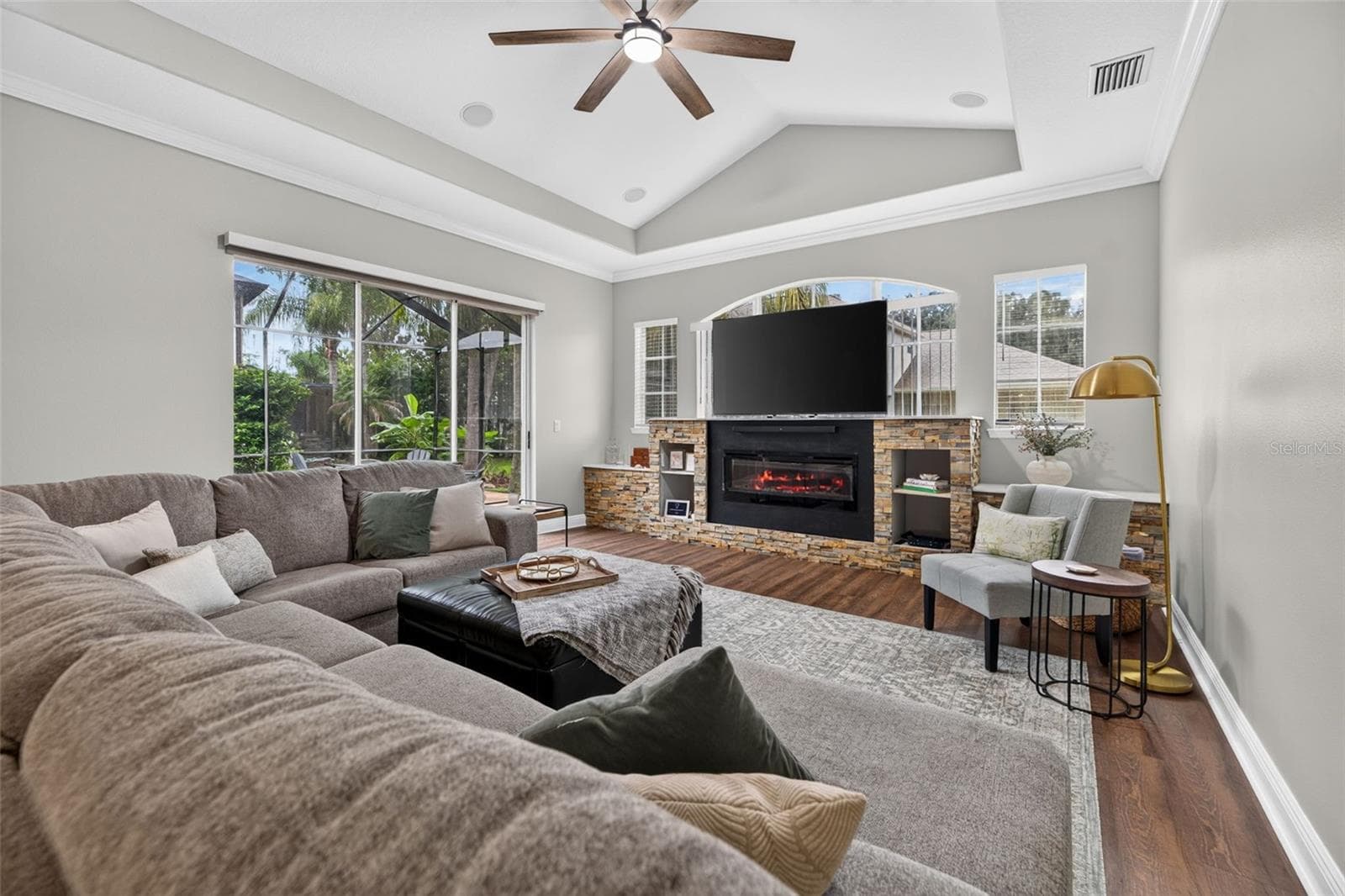 Single Family Residence at 15714 IBISRIDGE DR, LITHIA, photo 15 of 59