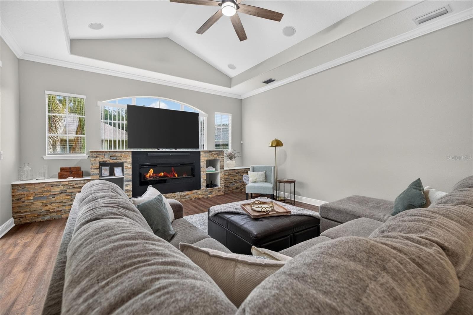 Single Family Residence at 15714 IBISRIDGE DR, LITHIA, photo 16 of 59