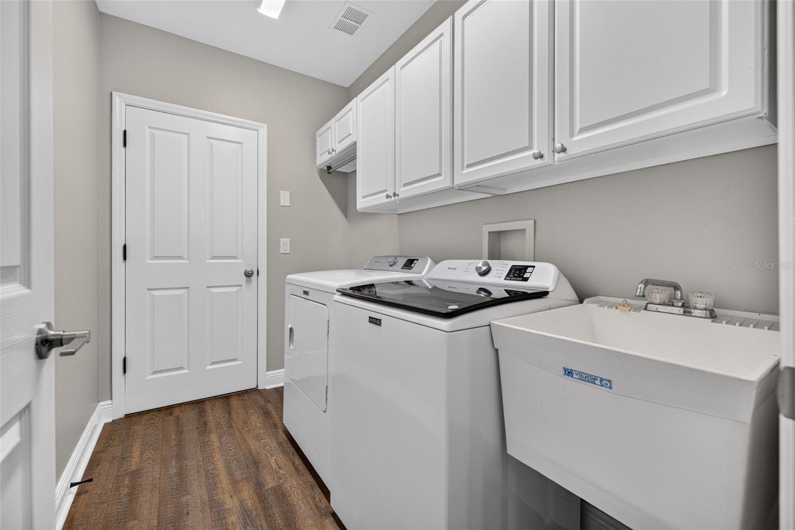 Single Family Residence at 15714 IBISRIDGE DR, LITHIA, photo 39 of 59