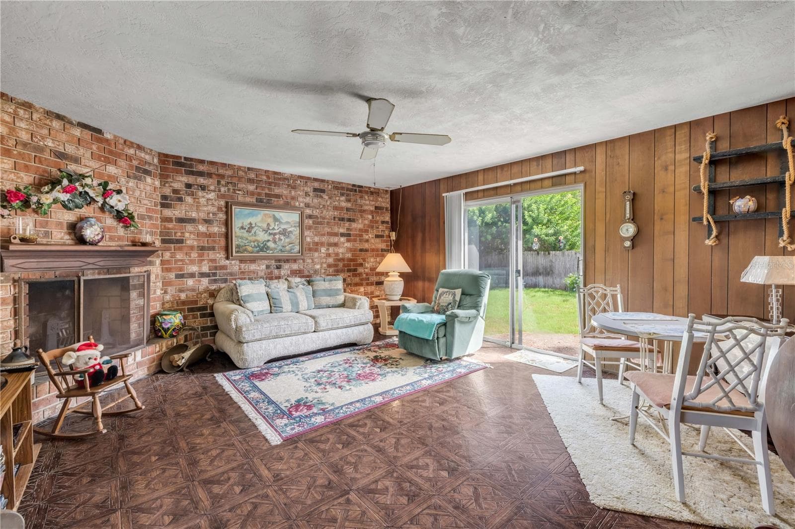 Single Family Residence at 1160 PINEVIEW DR, DAYTONA BEACH, photo 2 of 23