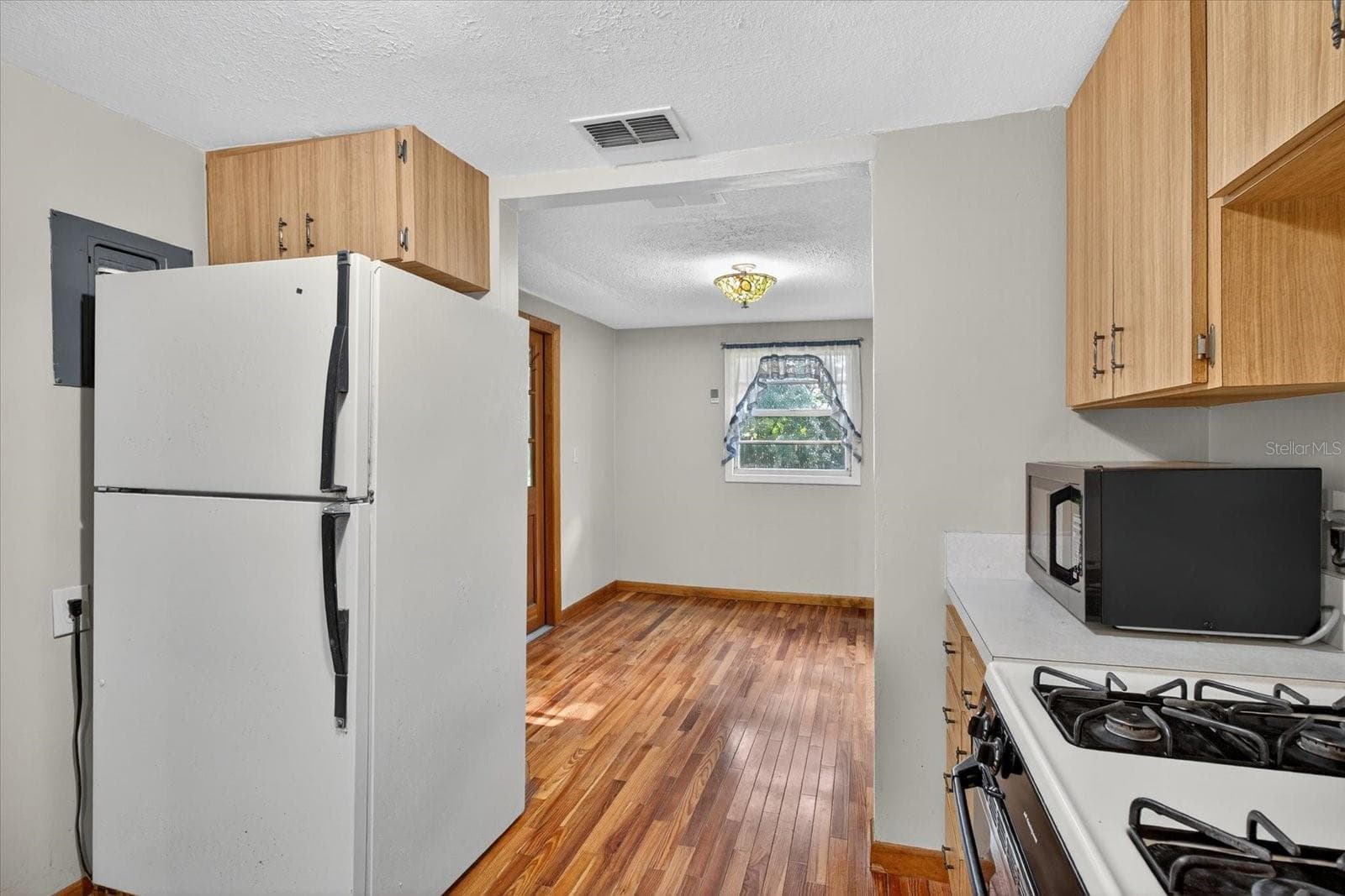 Single Family Residence at 10019 CURLEY RD, SAN ANTONIO, photo 30 of 77