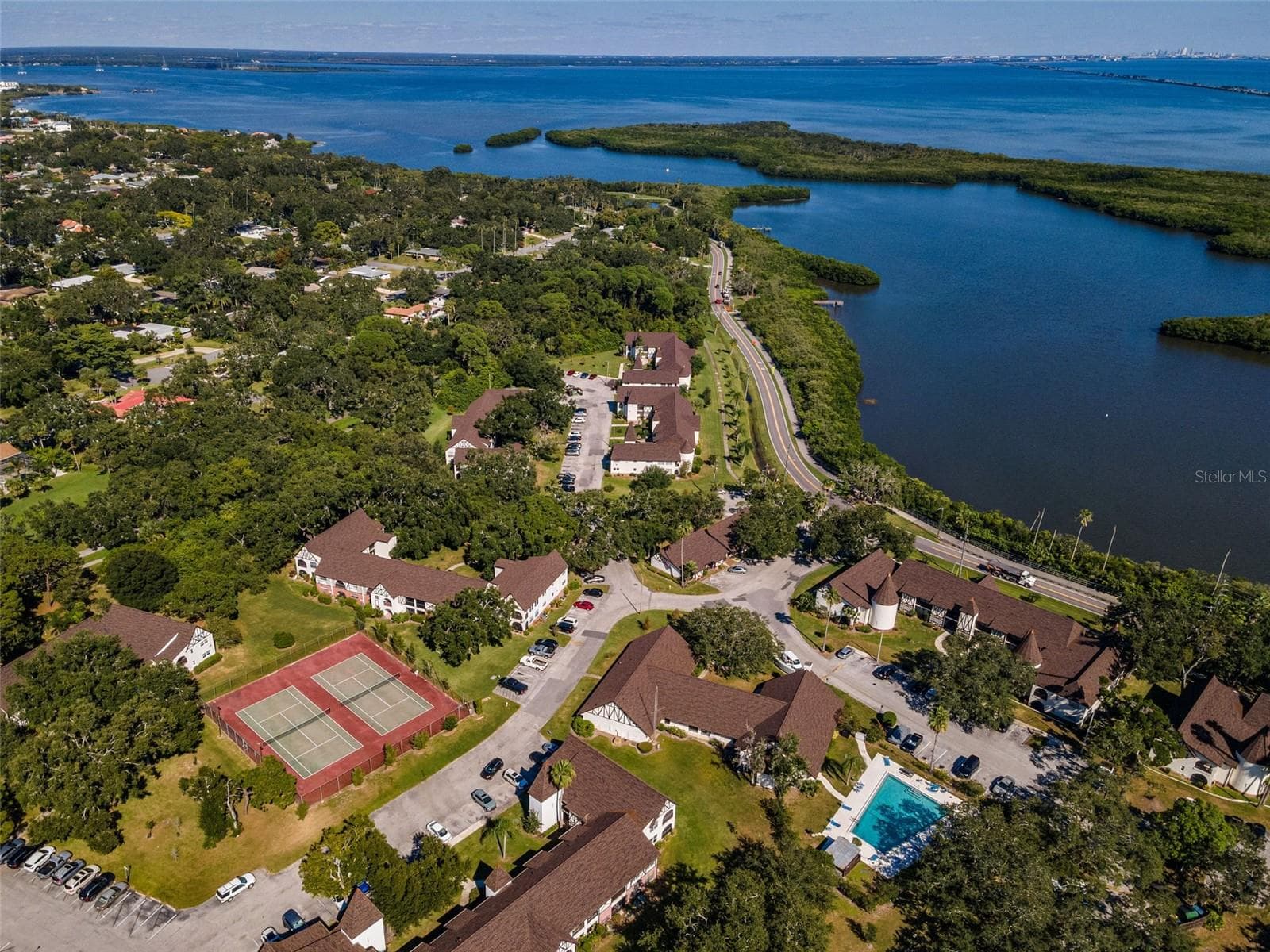 Condominium at 420 N BAYSHORE BLVD #104, CLEARWATER, photo 2 of 64