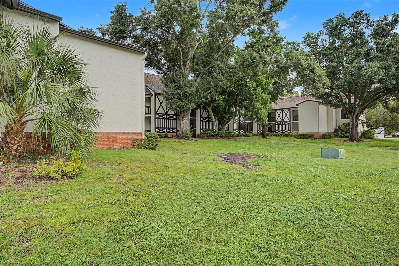 Condominium at 420 N BAYSHORE BLVD #104, CLEARWATER, photo 9 of 64