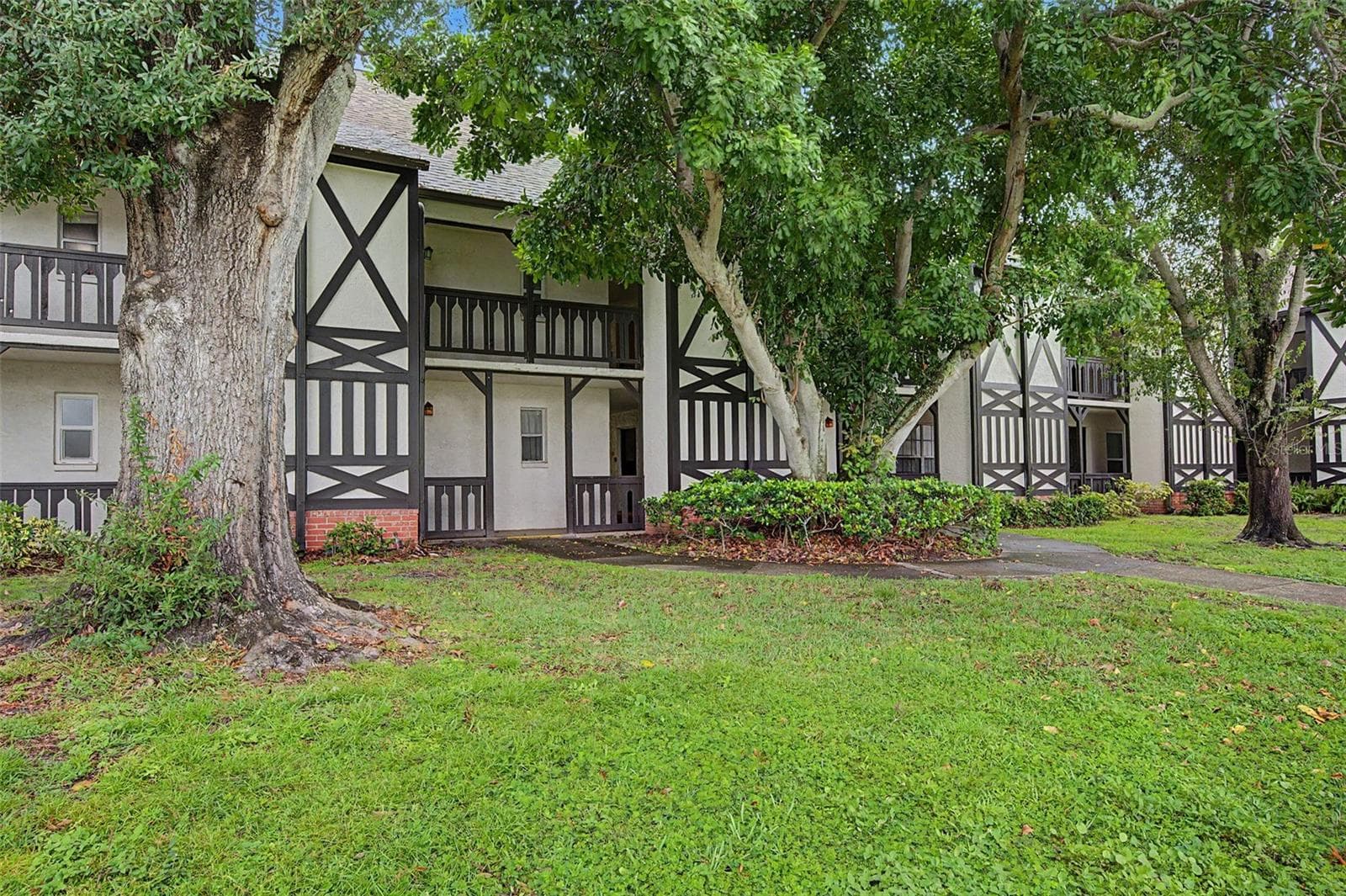 Condominium at 420 N BAYSHORE BLVD #104, CLEARWATER, photo 10 of 64