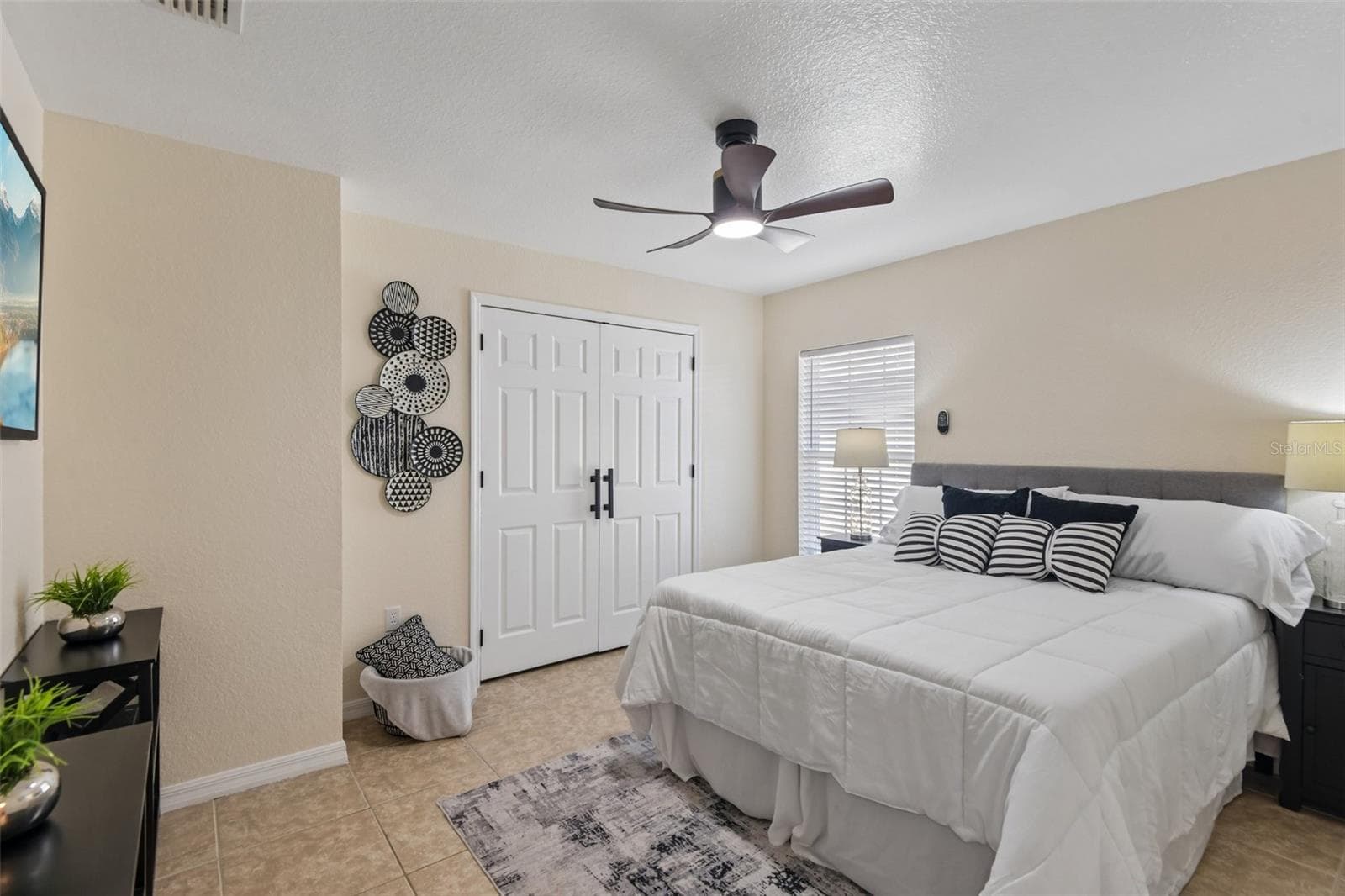 Single Family Residence at 1866 BETTY LN, CLEARWATER, photo 4 of 33