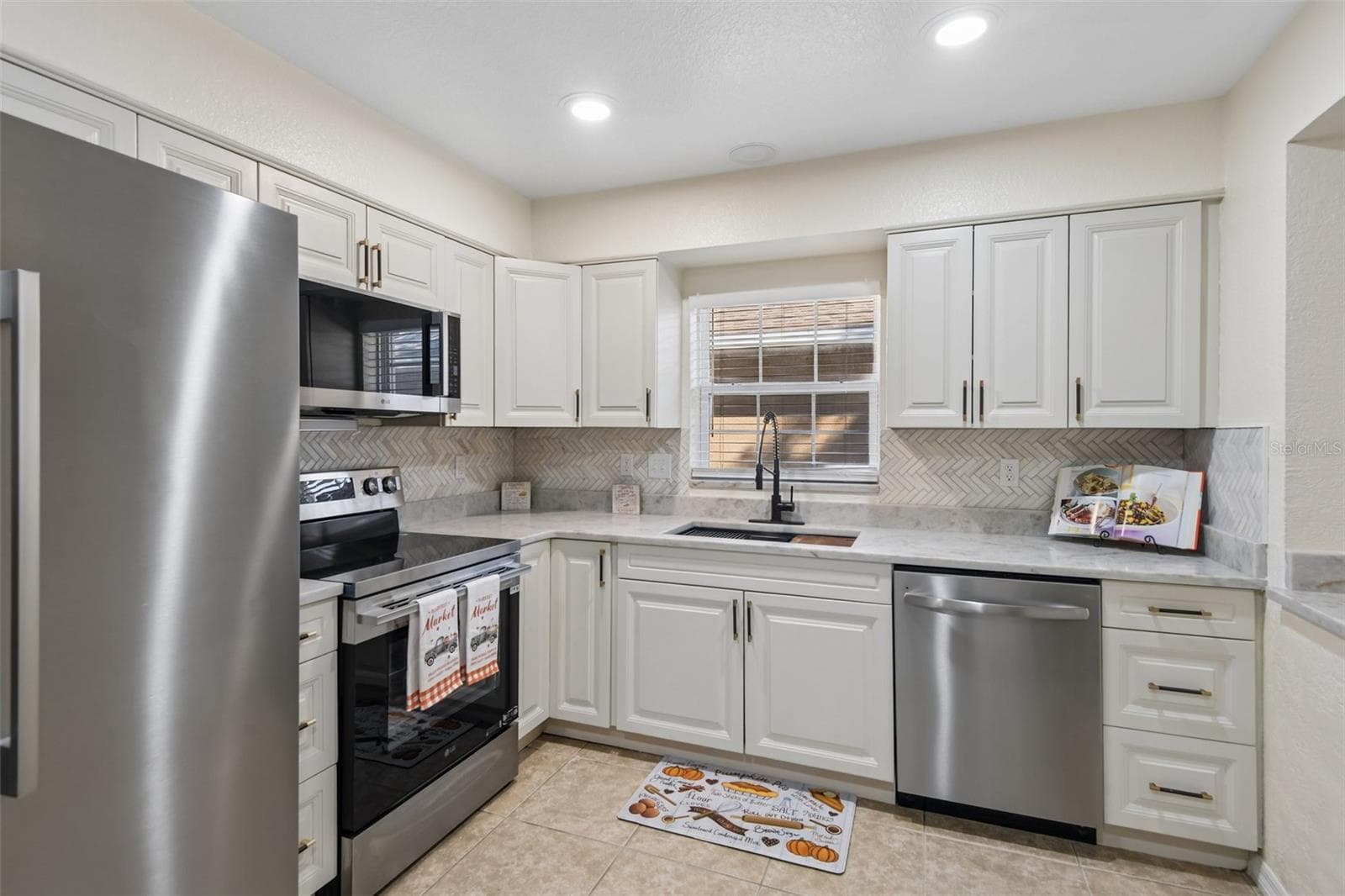 Single Family Residence at 1866 BETTY LN, CLEARWATER, photo 17 of 33