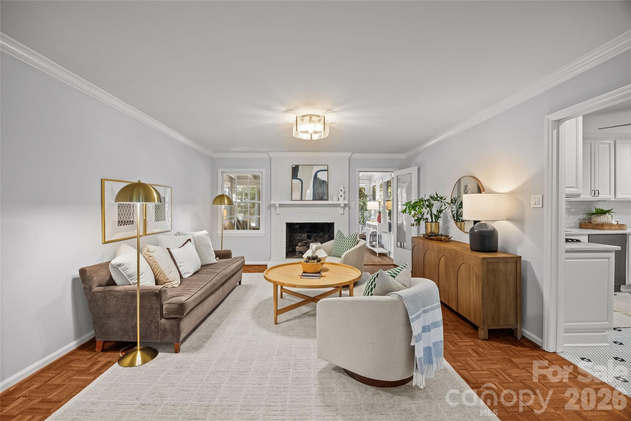 Large great room - 5132 Camilla Drive, Charlotte