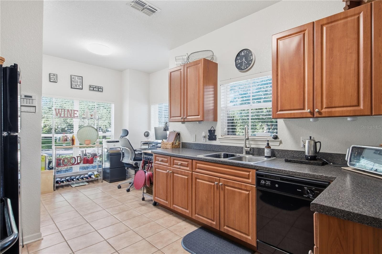 Kitchen - 8011 DOWN ROYAL RD, TAMPA