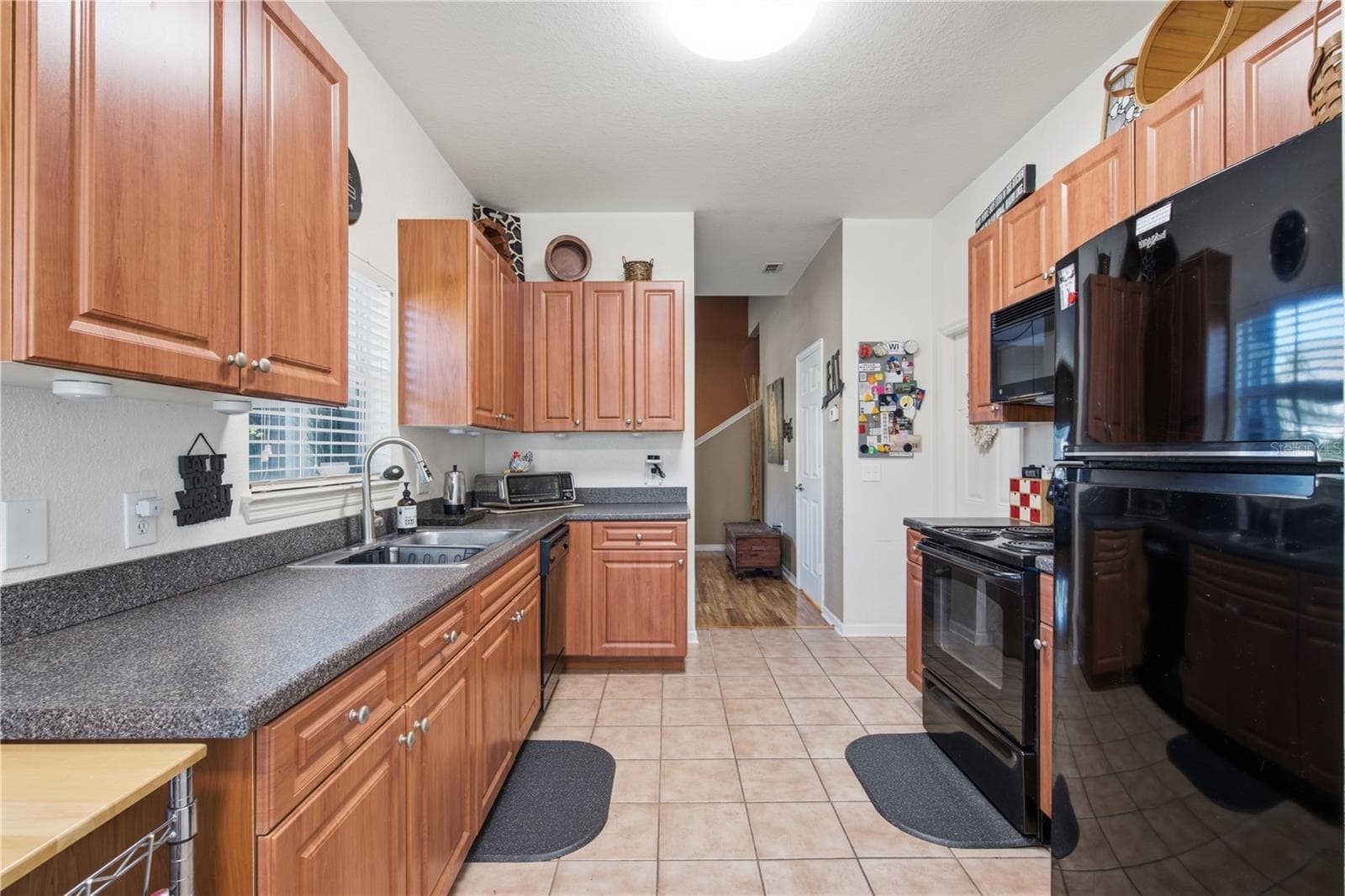 Kitchen - 8011 DOWN ROYAL RD, TAMPA
