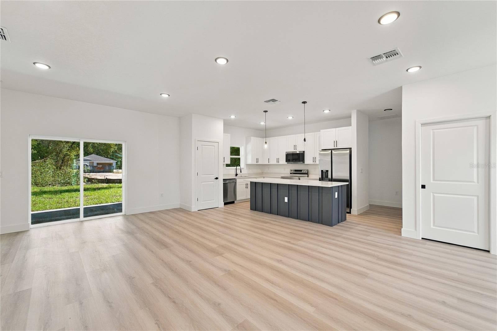 Single Family Residence at 8717 N AMBOY DR, CITRUS SPRINGS, photo 3 of 35