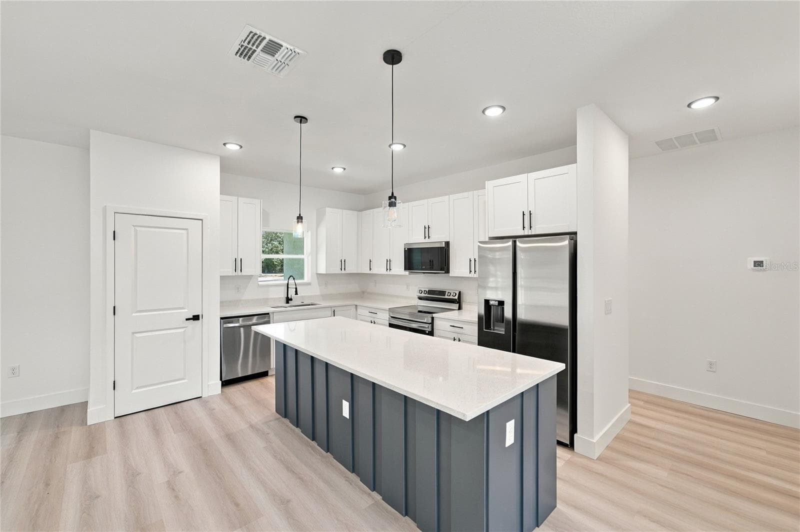 Single Family Residence at 8717 N AMBOY DR, CITRUS SPRINGS, photo 12 of 35
