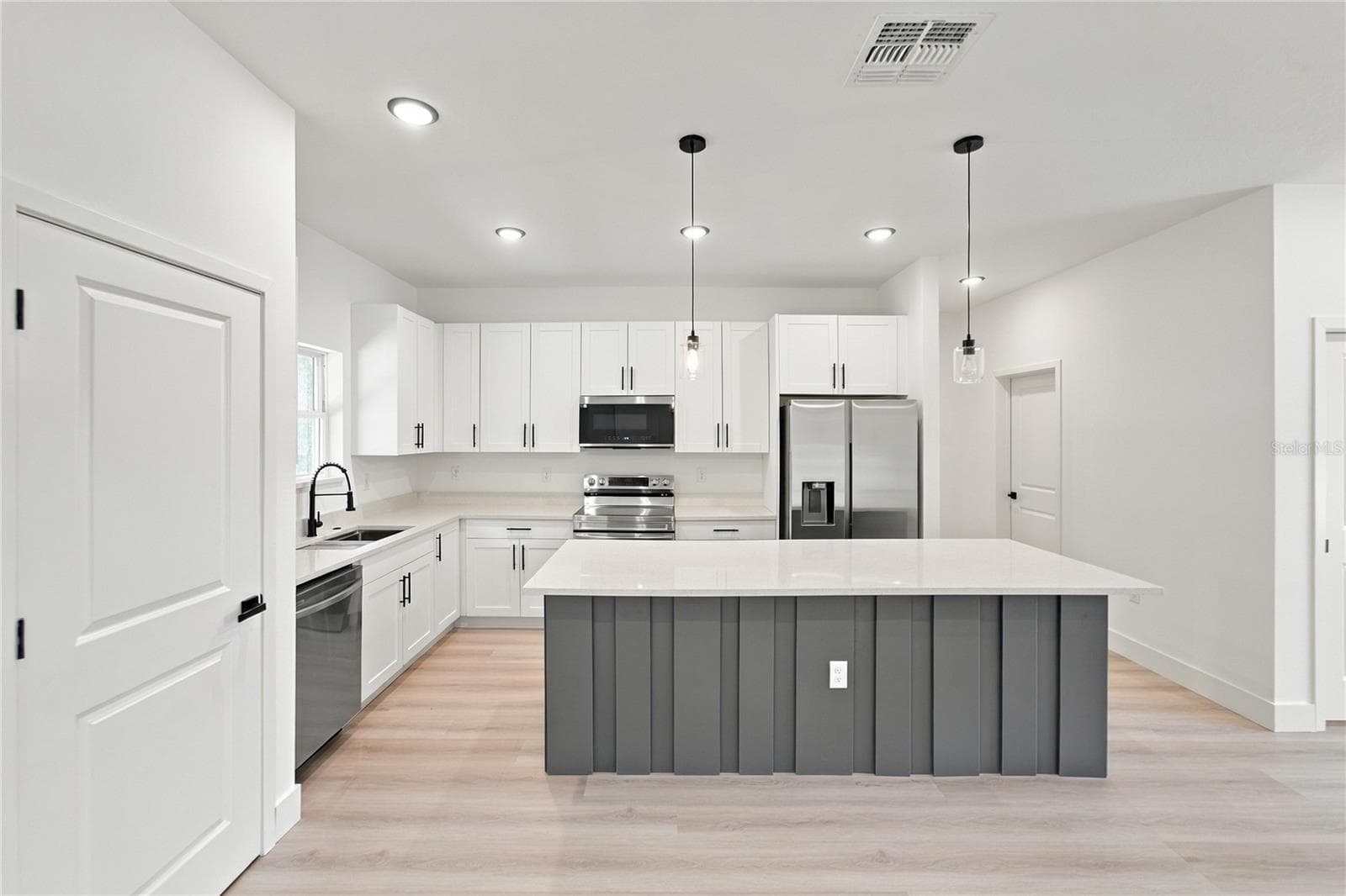 Single Family Residence at 8717 N AMBOY DR, CITRUS SPRINGS, photo 13 of 35