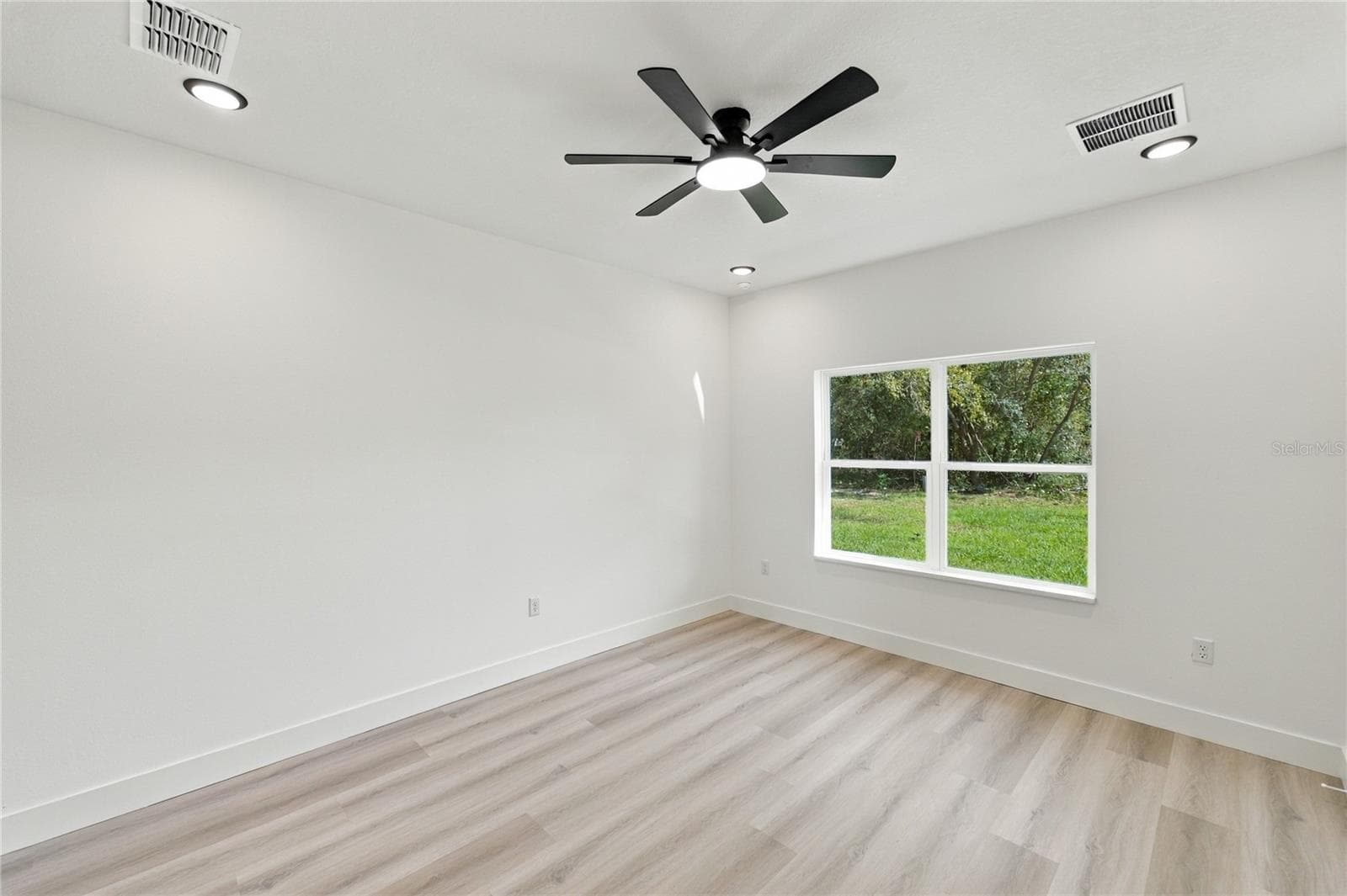 Single Family Residence at 8717 N AMBOY DR, CITRUS SPRINGS, photo 22 of 35