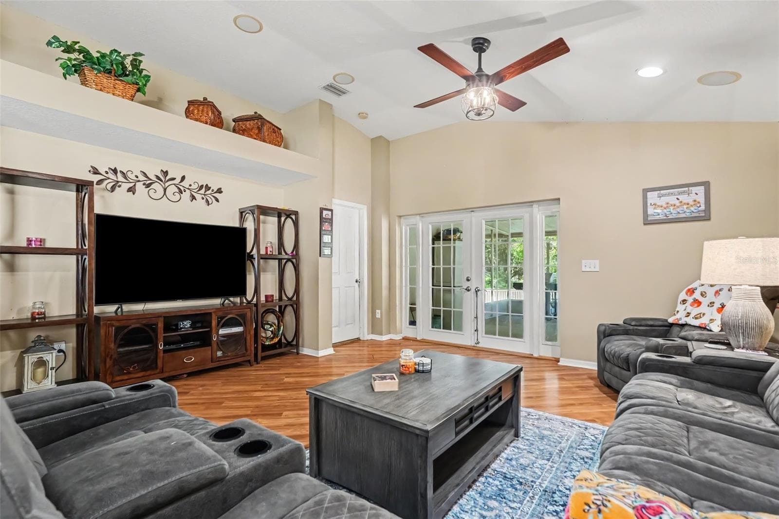 Single Family Residence at 6805 BLUFF MEADOW CT, WESLEY CHAPEL, photo 4 of 19