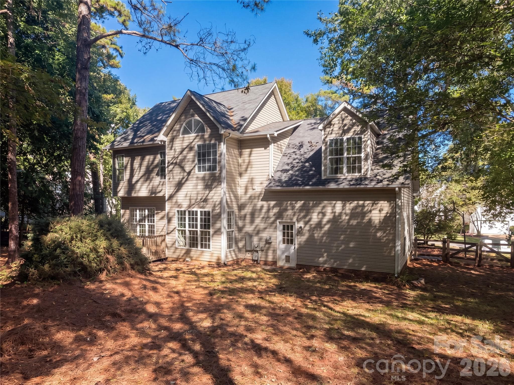 Single Family Residence at 8303 Poplar Grove Circle, Waxhaw, photo 34 of 37