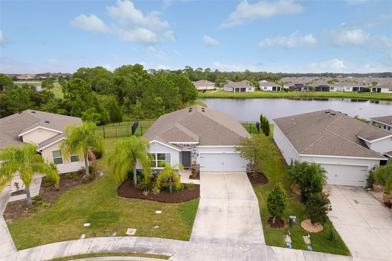 Single Family Residence at 13715 WOODBRIDGE TER, BRADENTON, photo 2 of 27