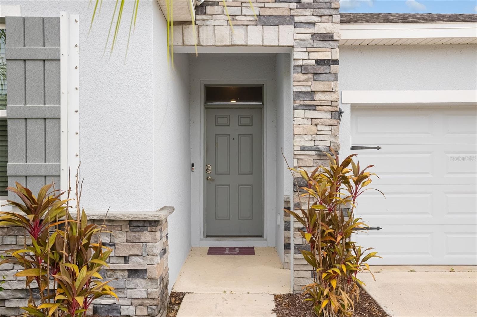 Single Family Residence at 13715 WOODBRIDGE TER, BRADENTON, photo 6 of 27