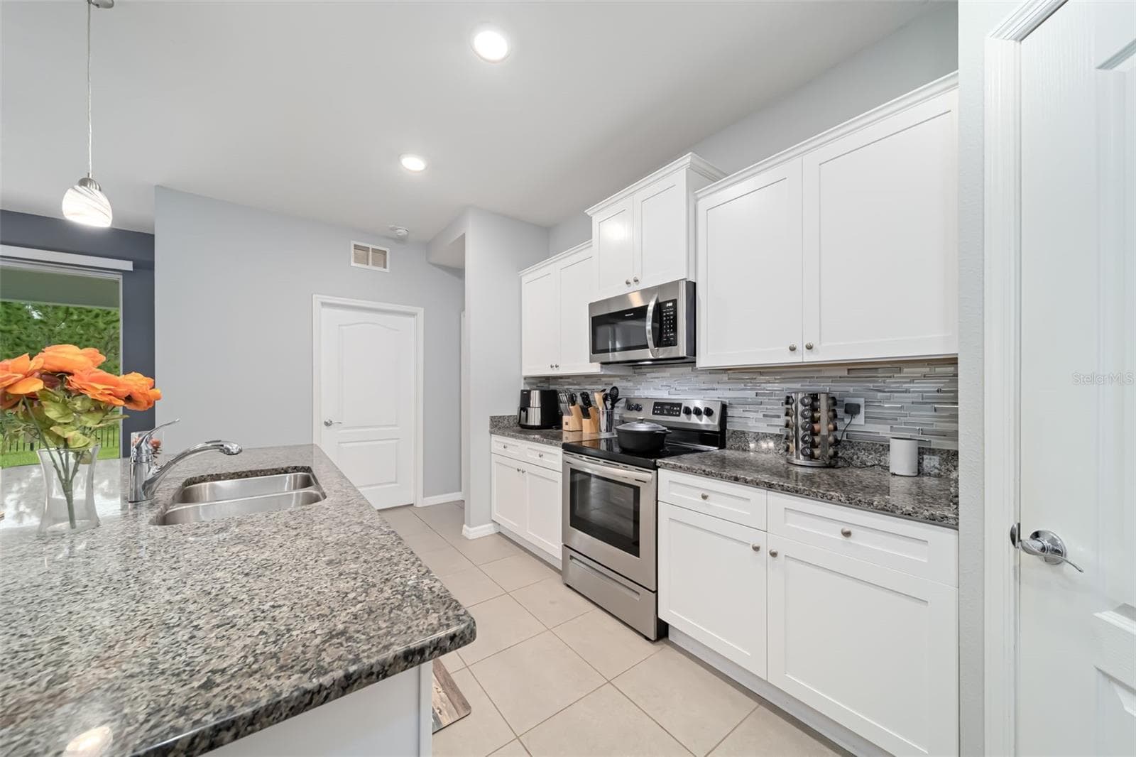Single Family Residence at 13715 WOODBRIDGE TER, BRADENTON, photo 8 of 27