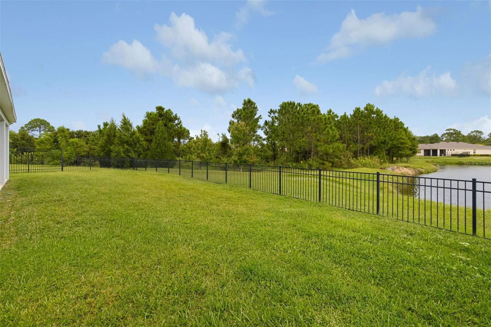Single Family Residence at 13715 WOODBRIDGE TER, BRADENTON, photo 18 of 27