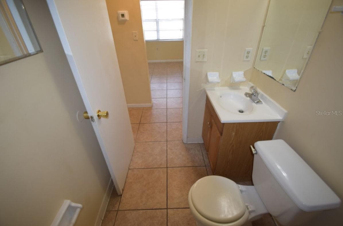 Duplex at 830 SHIRLEY ANN TRL, LAKELAND, photo 12 of 27