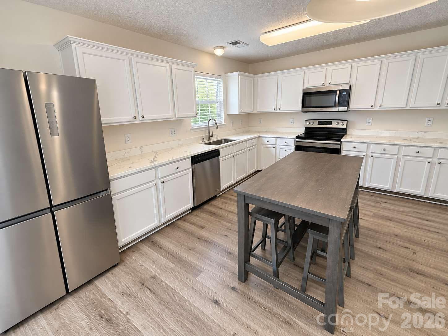 Single Family Residence at 1524 Andora Drive, Rock Hill, photo 2 of 5