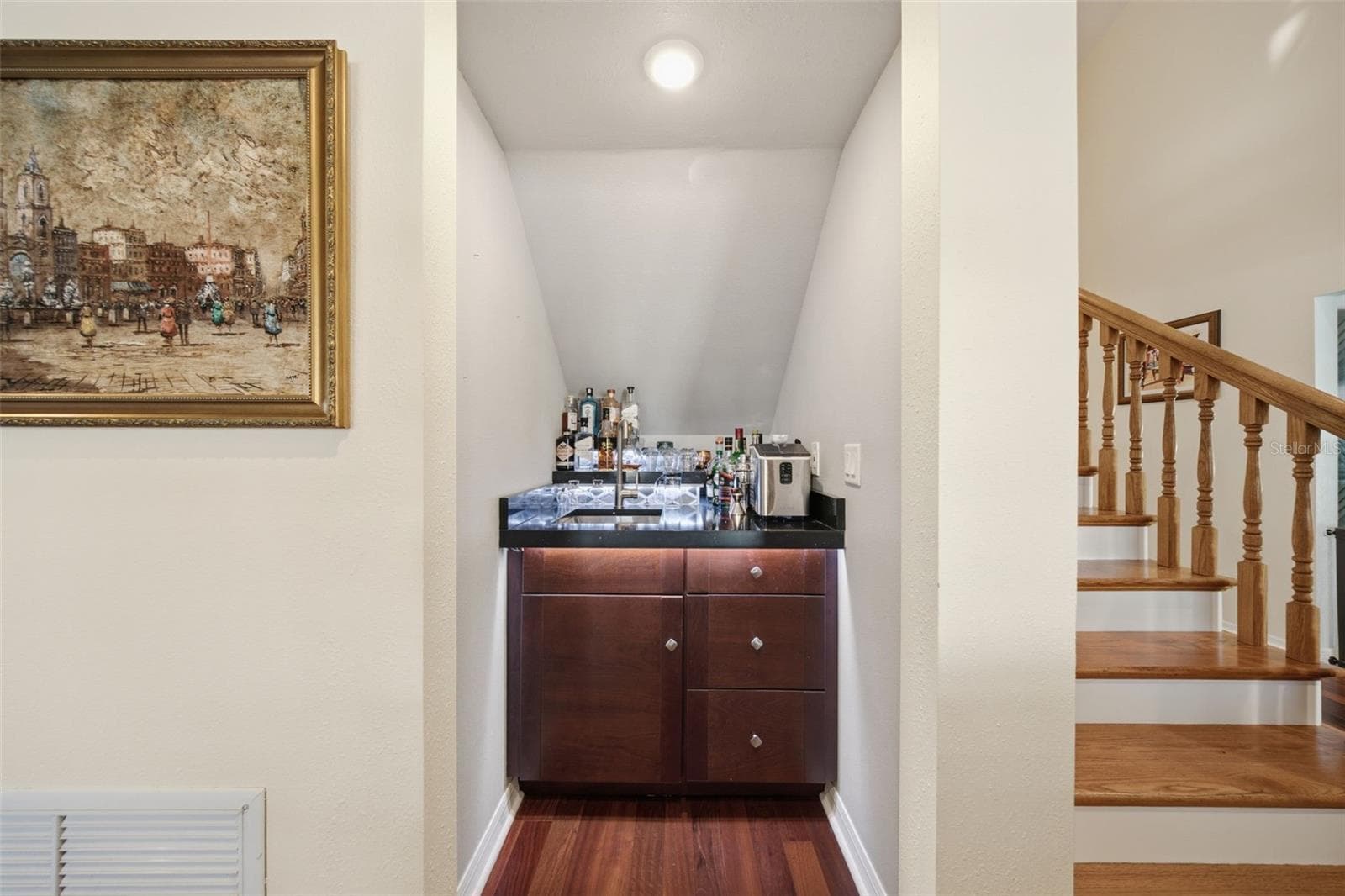 Built-In Wet Bar - 12383 WINDTREE BLVD, SEMINOLE