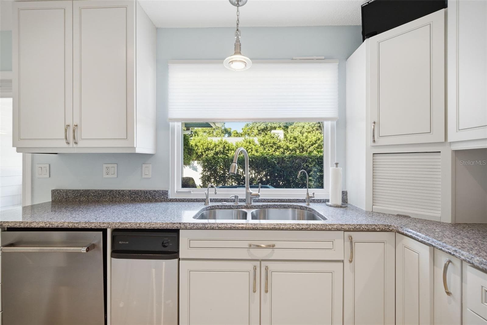 Trash Compactor - 12383 WINDTREE BLVD, SEMINOLE