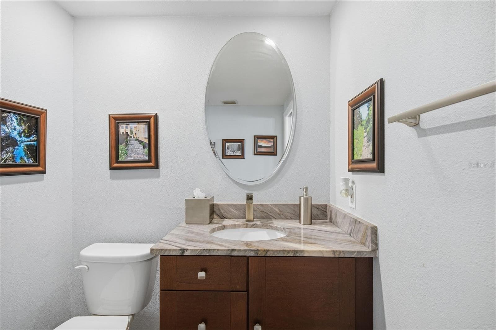 Downstairs Powder Room for Guests - 12383 WINDTREE BLVD, SEMINOLE