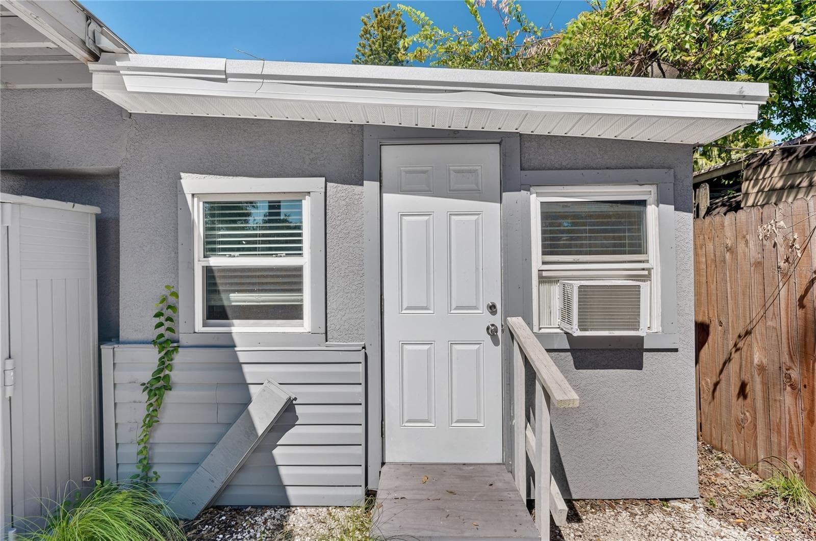 Studio Apartment - 3717 16TH ST W, BRADENTON