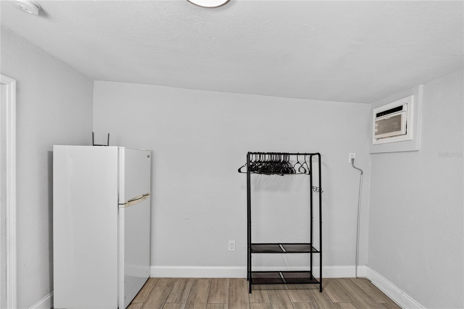 Studio Apartment - 3717 16TH ST W, BRADENTON