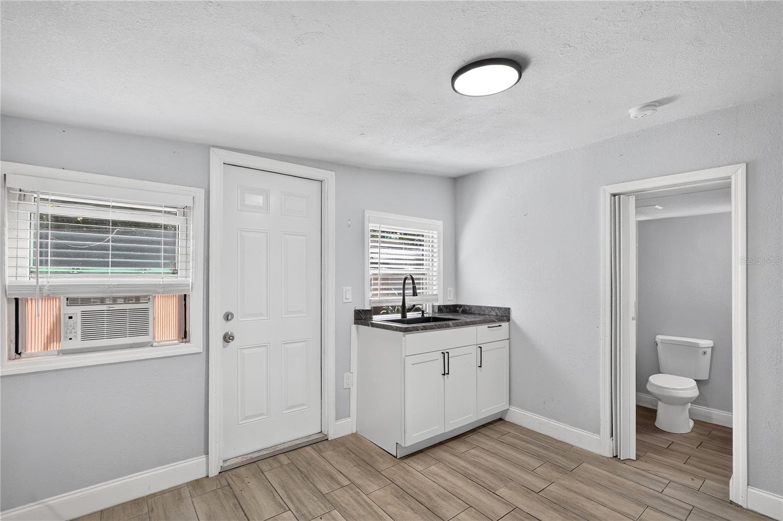 Studio Apartment - 3717 16TH ST W, BRADENTON