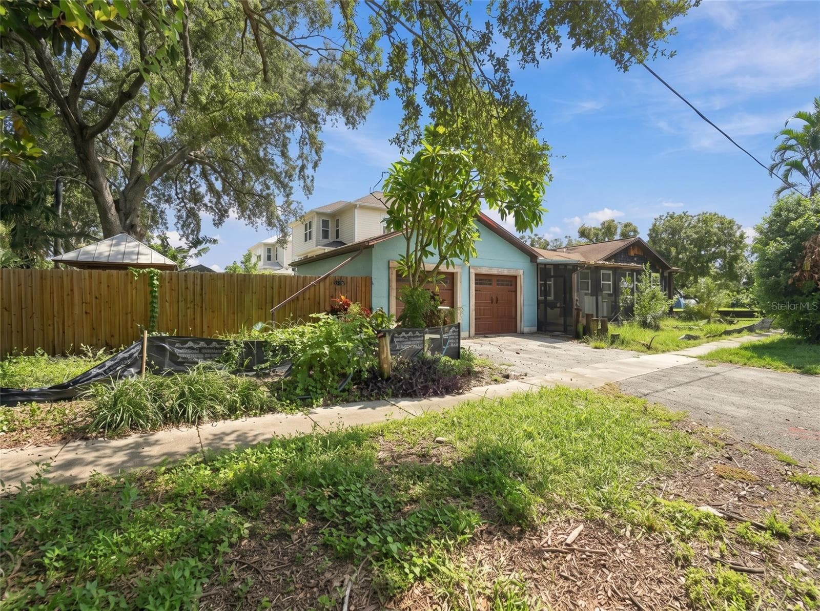 733 58TH AVE NE