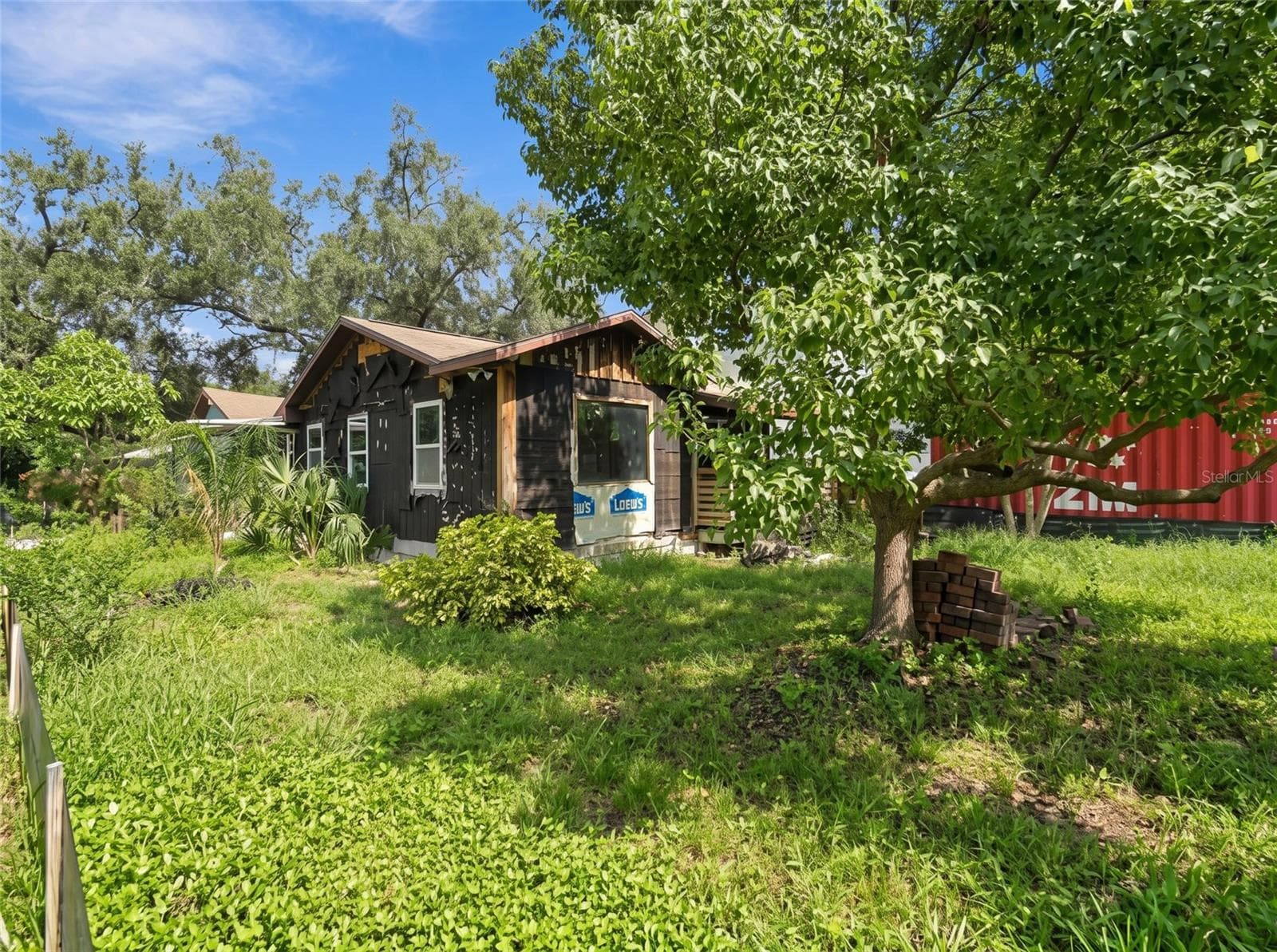 Single Family Residence at 733 58TH AVE NE, ST PETERSBURG, photo 6 of 48