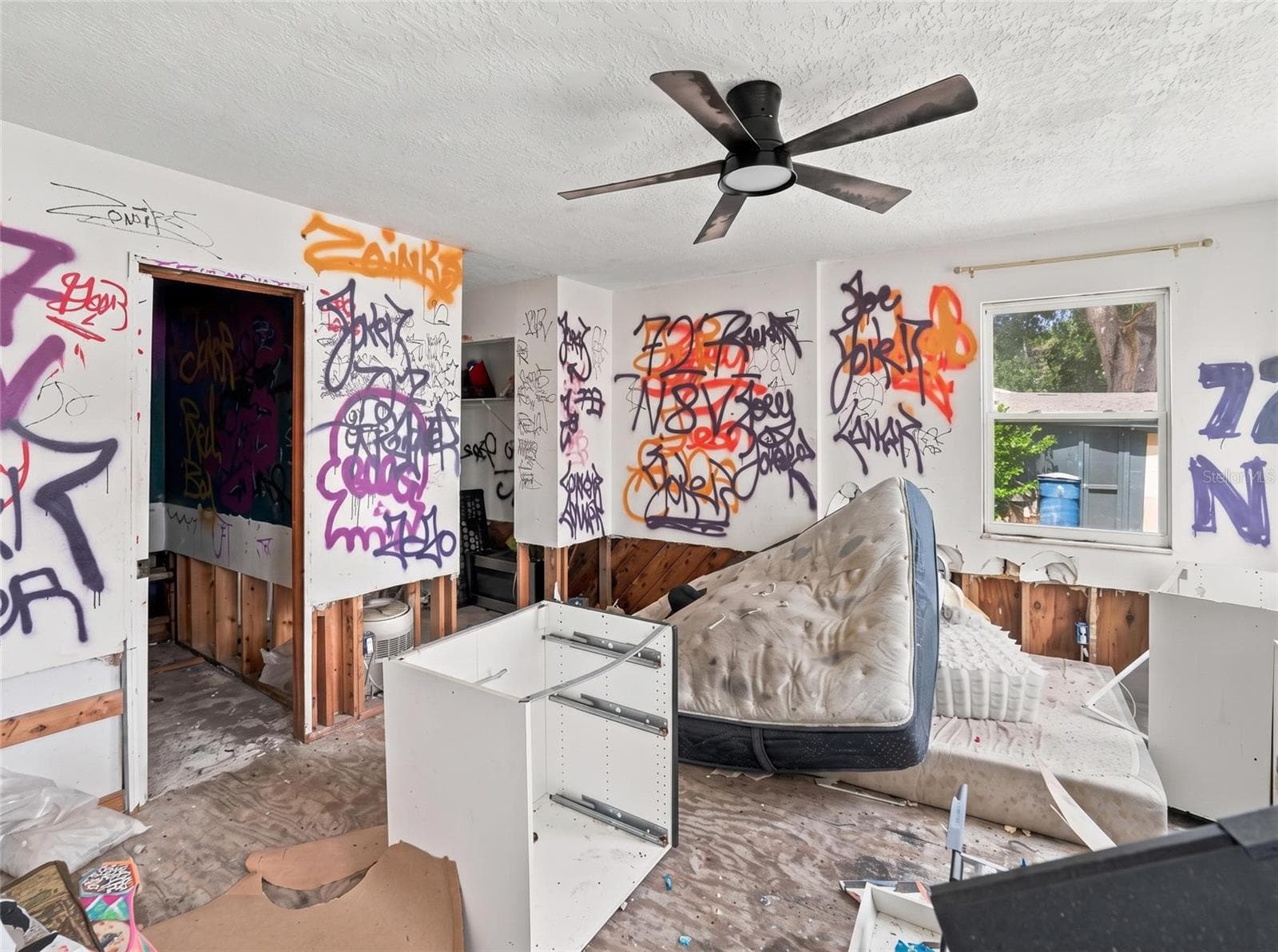 Single Family Residence at 733 58TH AVE NE, ST PETERSBURG, photo 18 of 48
