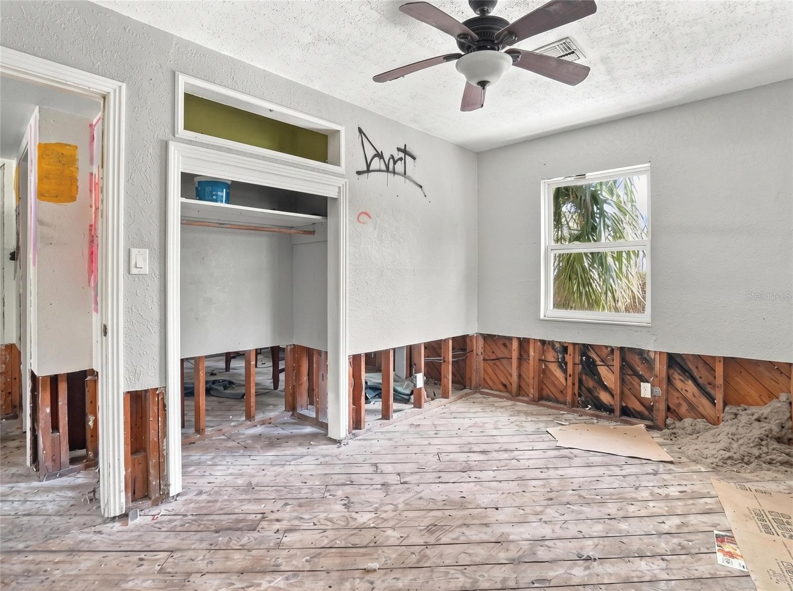 Single Family Residence at 733 58TH AVE NE, ST PETERSBURG, photo 26 of 48
