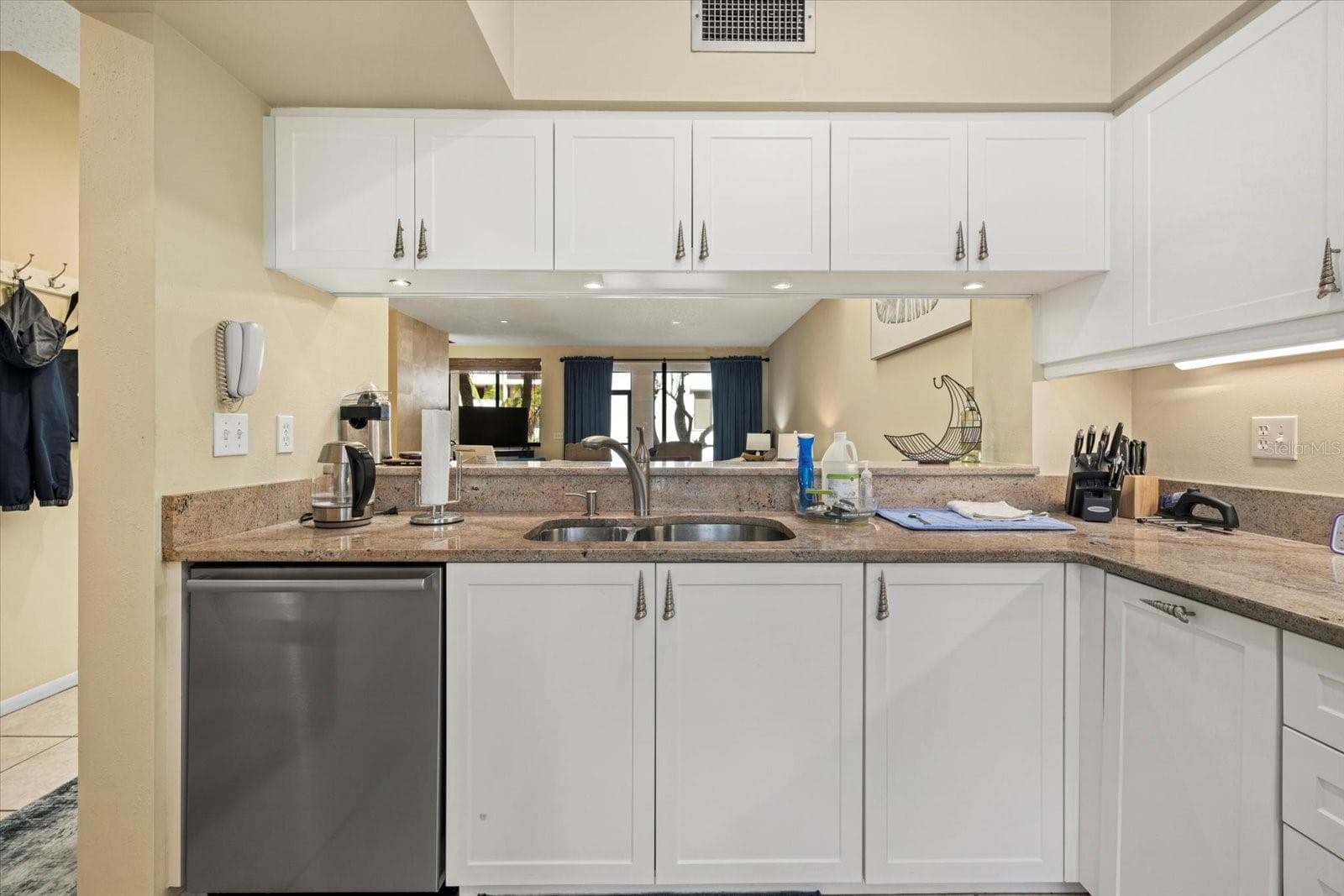 Condominium at 2012 HARBOURSIDE DR #2102, LONGBOAT KEY, photo 6 of 34