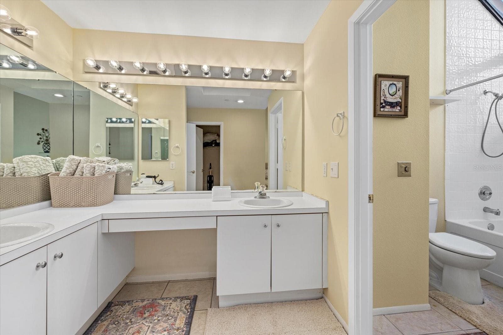 Condominium at 2012 HARBOURSIDE DR #2102, LONGBOAT KEY, photo 23 of 34