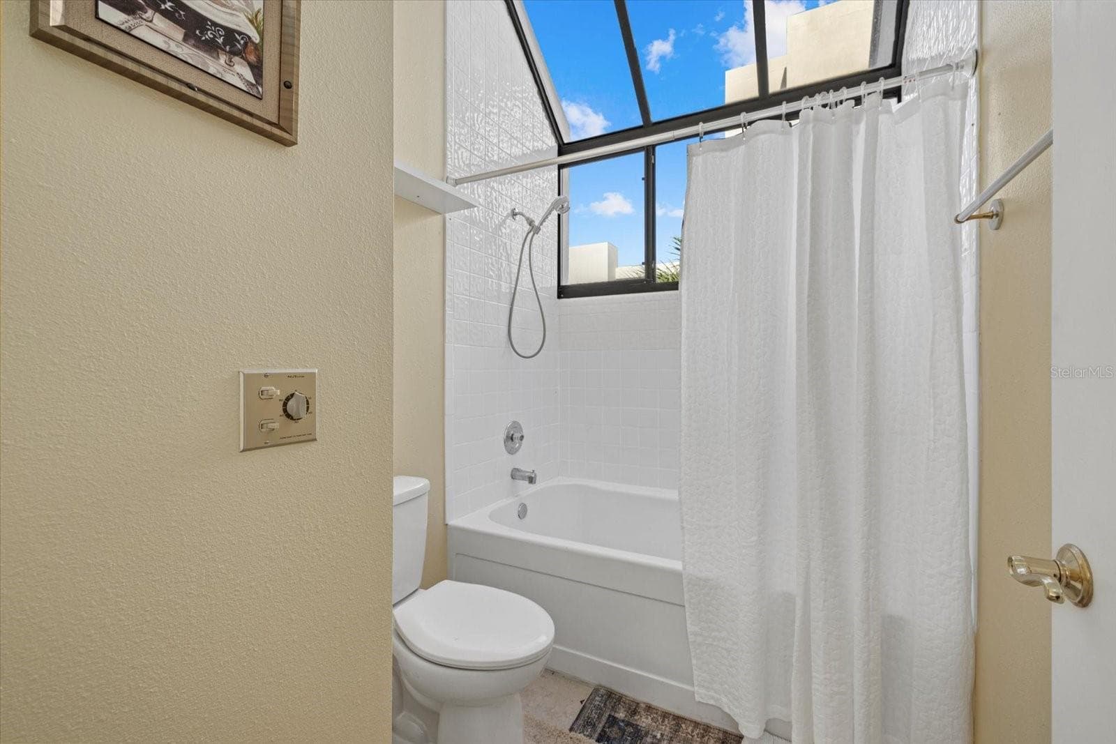 Condominium at 2012 HARBOURSIDE DR #2102, LONGBOAT KEY, photo 25 of 34