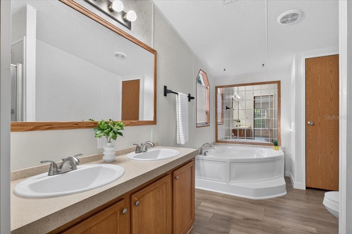 Manufactured Home at 21330 NW 106TH COURT RD, MICANOPY, photo 28 of 53